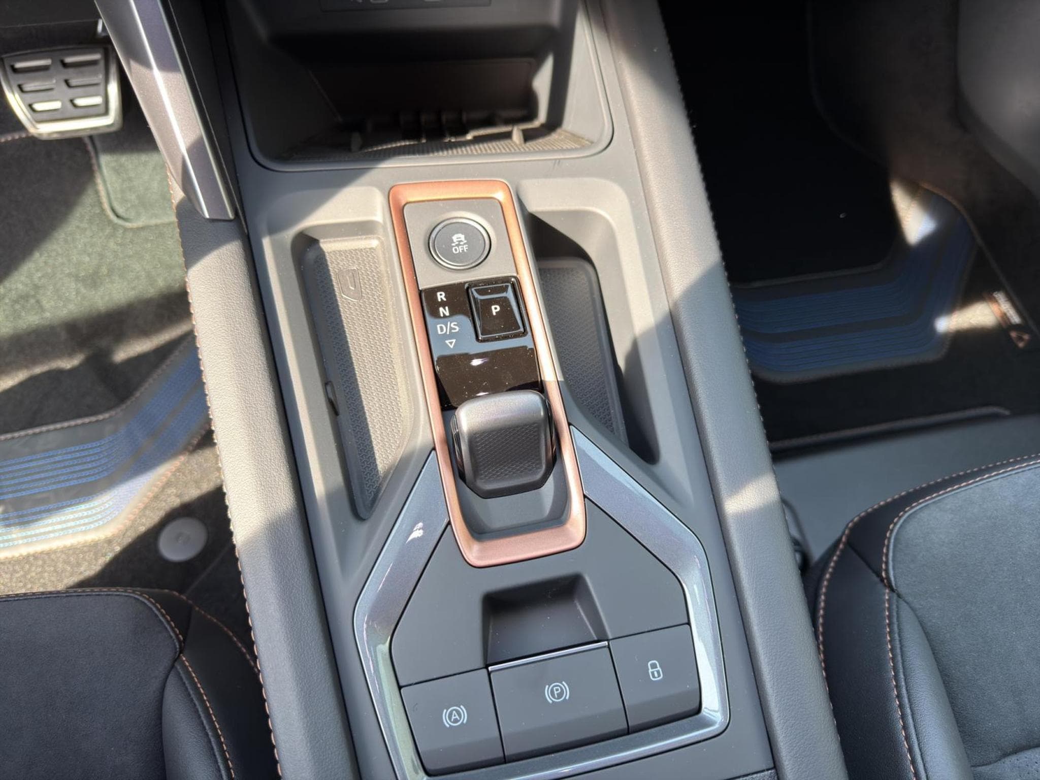 Cupra Leon eTSI (2026) - Photo 12