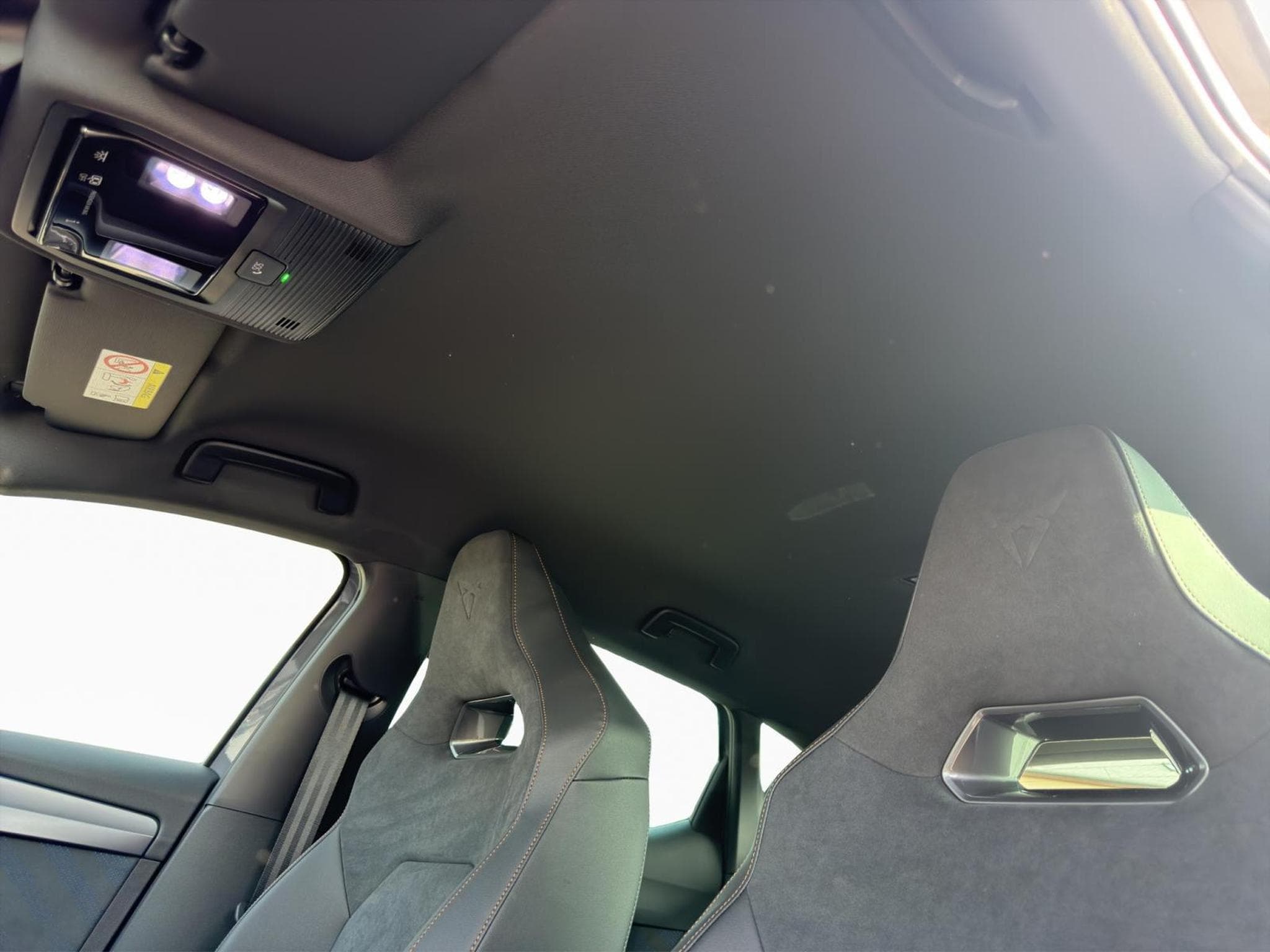 Cupra Leon eTSI (2026) - Photo 15