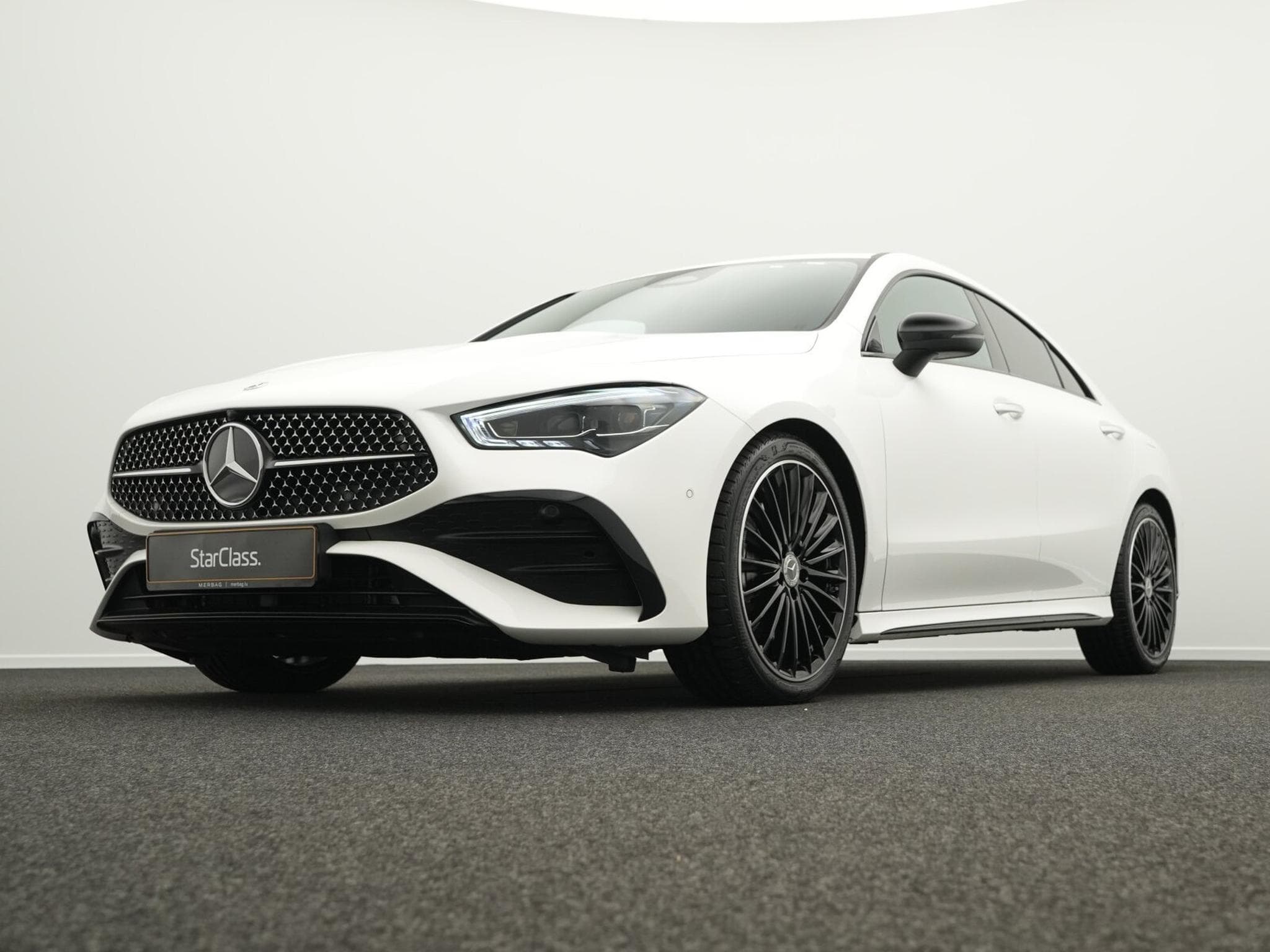 Mercedes CLA 200 AMG-Line Cpe Multi+Night+19"+Ambi (2025) - Foto 10