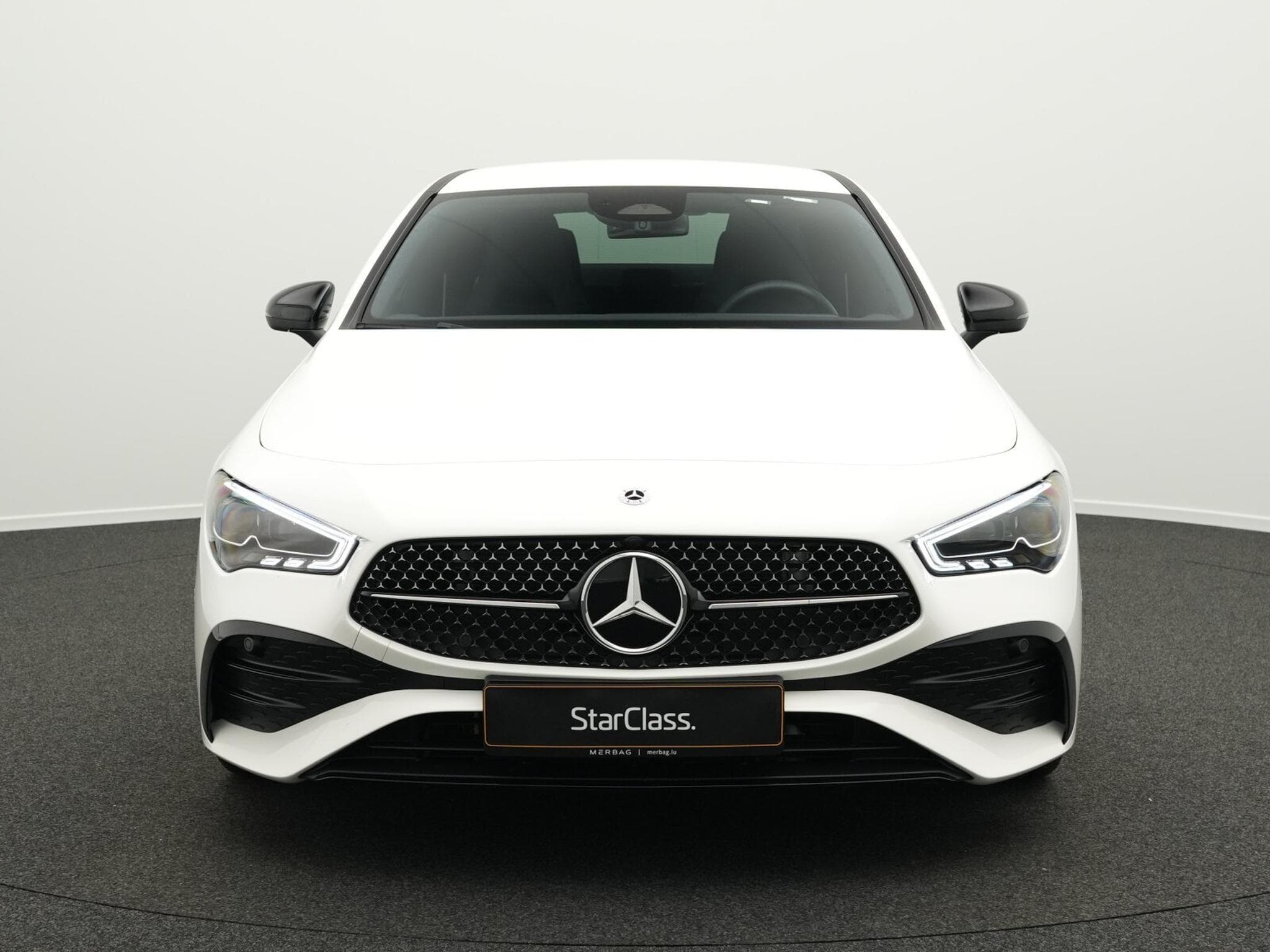 Mercedes CLA 200 AMG-Line Cpe Multi+Night+19"+Ambi (2025) - Foto 2