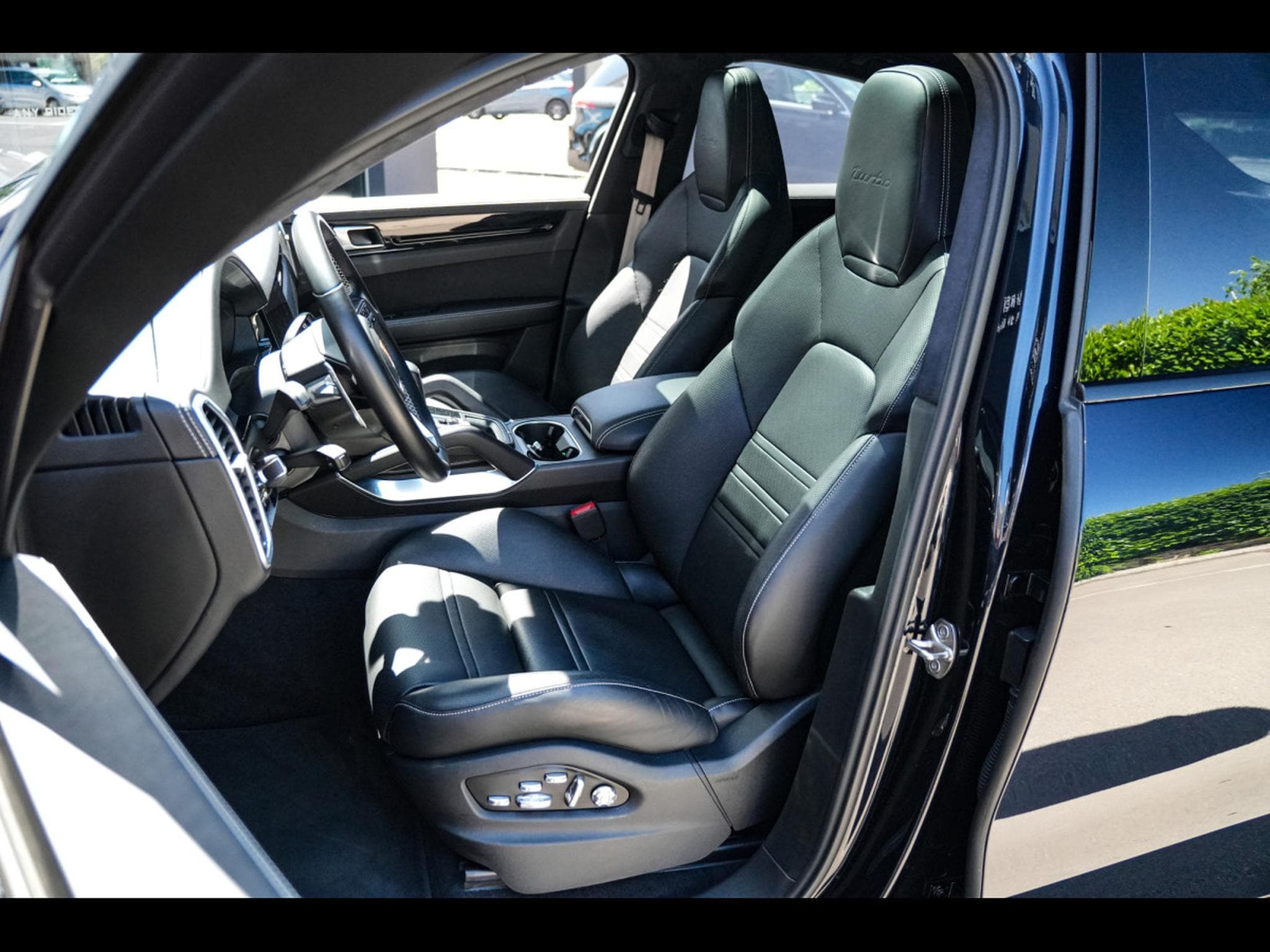 Porsche Cayenne TURBO COUPE TIPTRONIC – MOONLIGHT BLUE (2020) - Foto 9