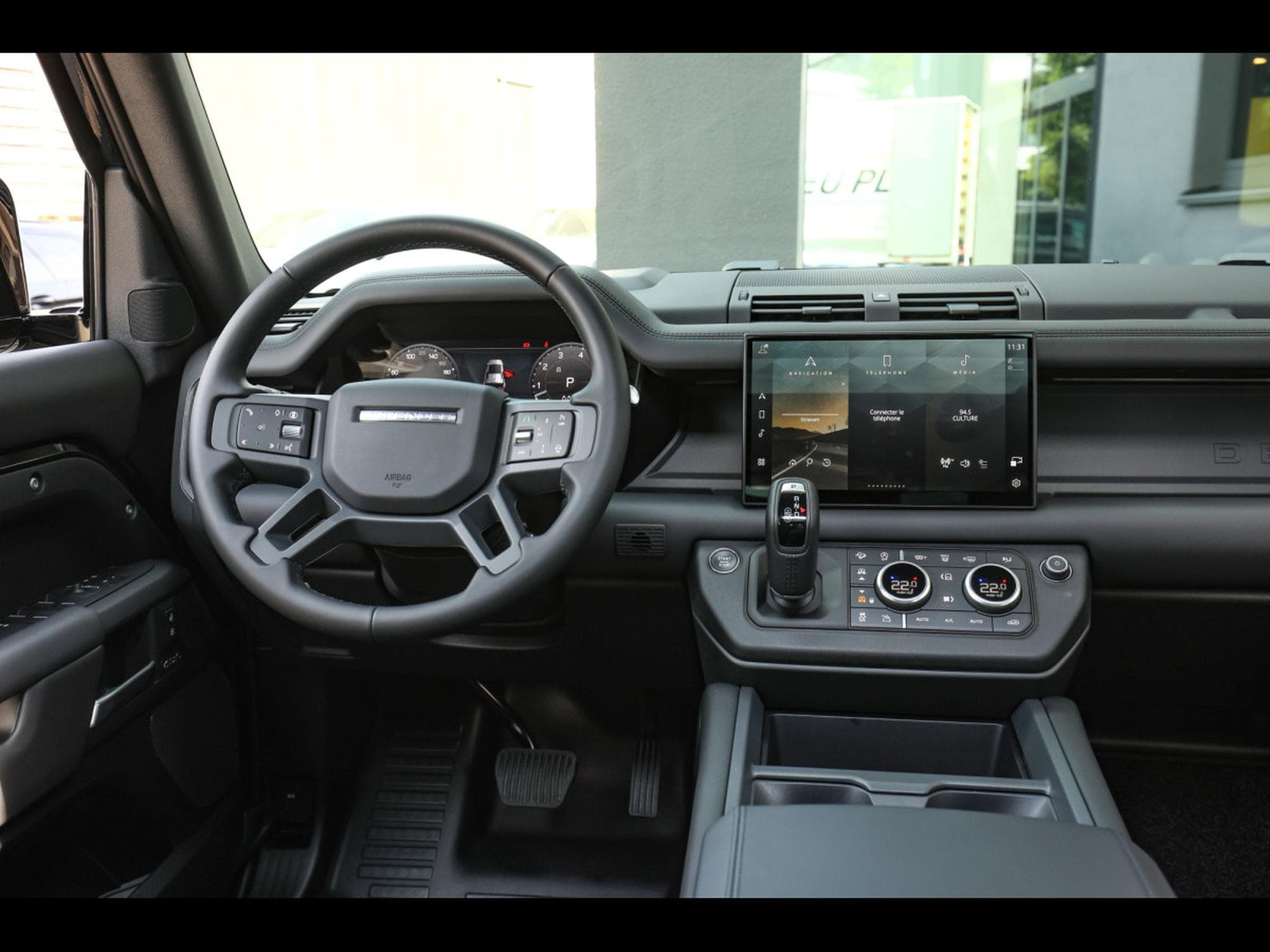 Land-Rover Defender 110 P425 X-DYNAMIC HSE - SANTORINI BLACK (2024) - Foto 15