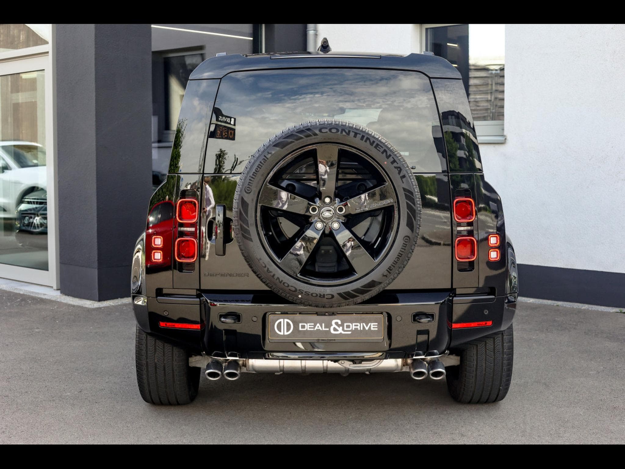 Land-Rover Defender 110 P425 X-DYNAMIC HSE - SANTORINI BLACK (2024) - Foto 4