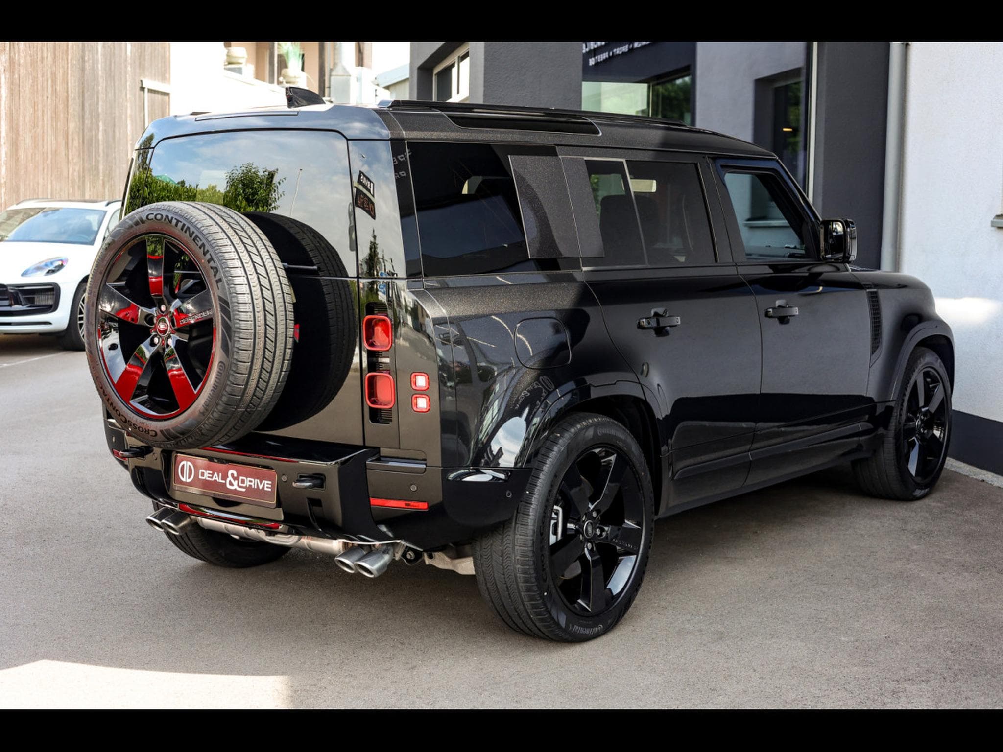 Land-Rover Defender 110 P425 X-DYNAMIC HSE - SANTORINI BLACK (2024) - Foto 7