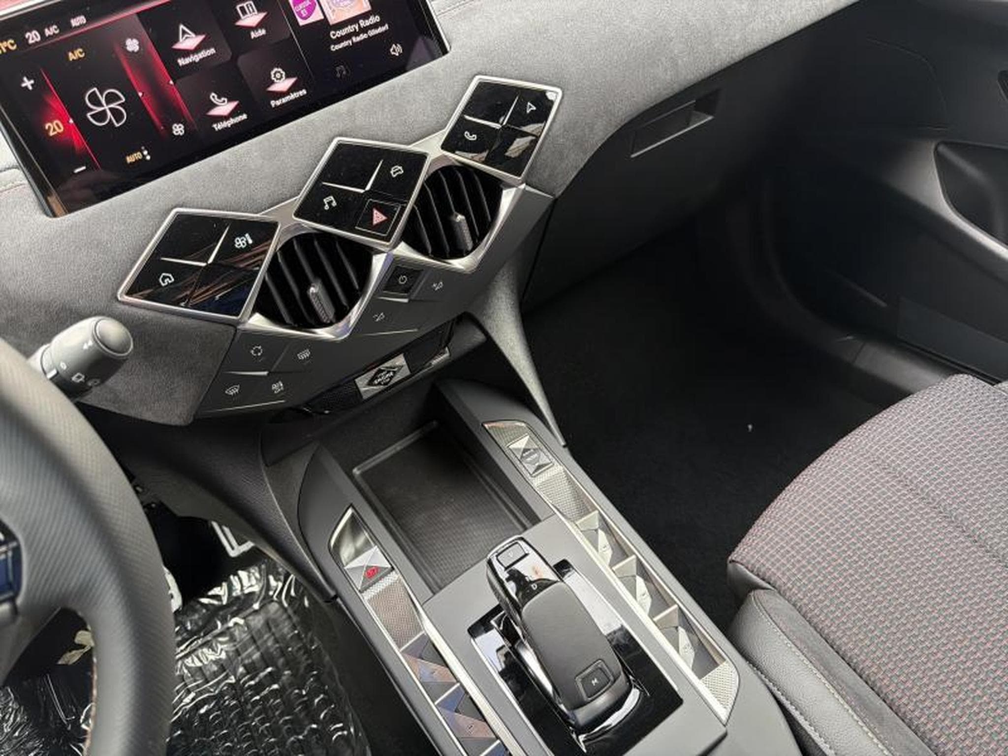 DS Automobiles DS3 PERFOMANCE LINE + (2024) - Foto 18