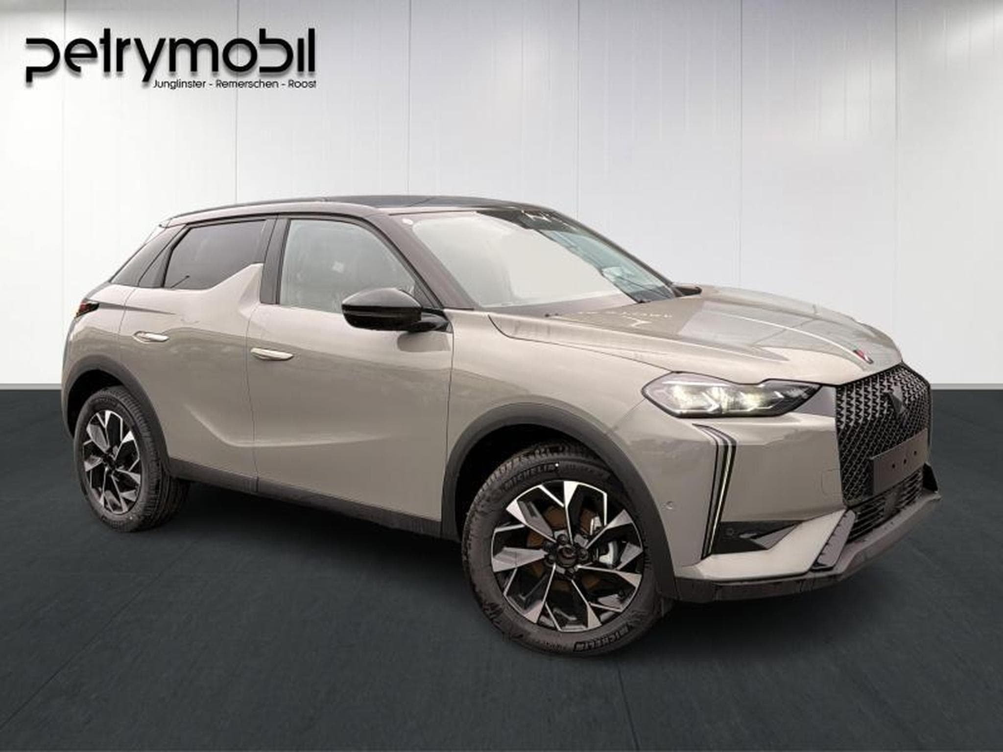 DS Automobiles DS3 PERFOMANCE LINE + (2024) - Foto 3