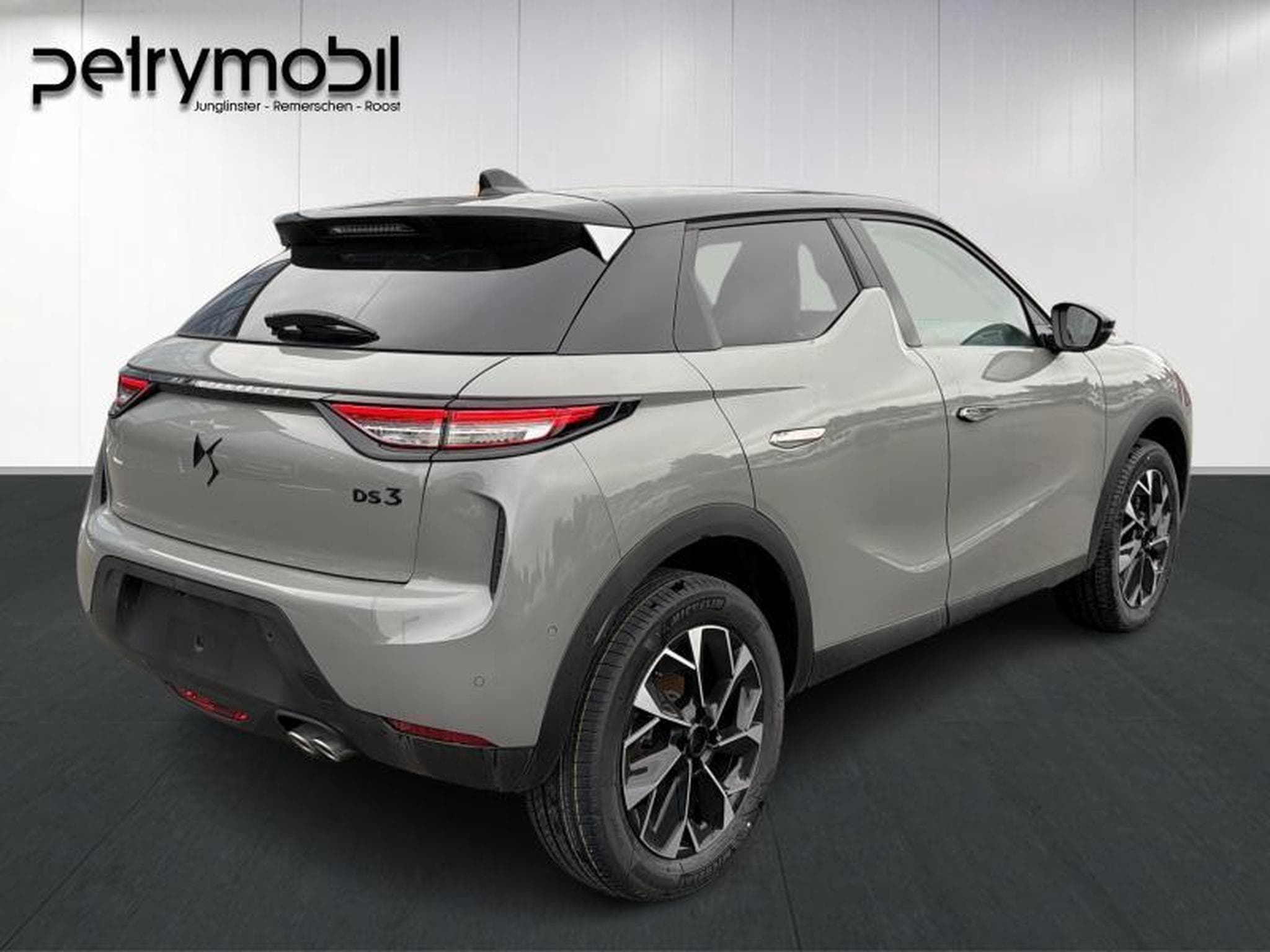 DS Automobiles DS3 PERFOMANCE LINE + (2024) - Foto 4