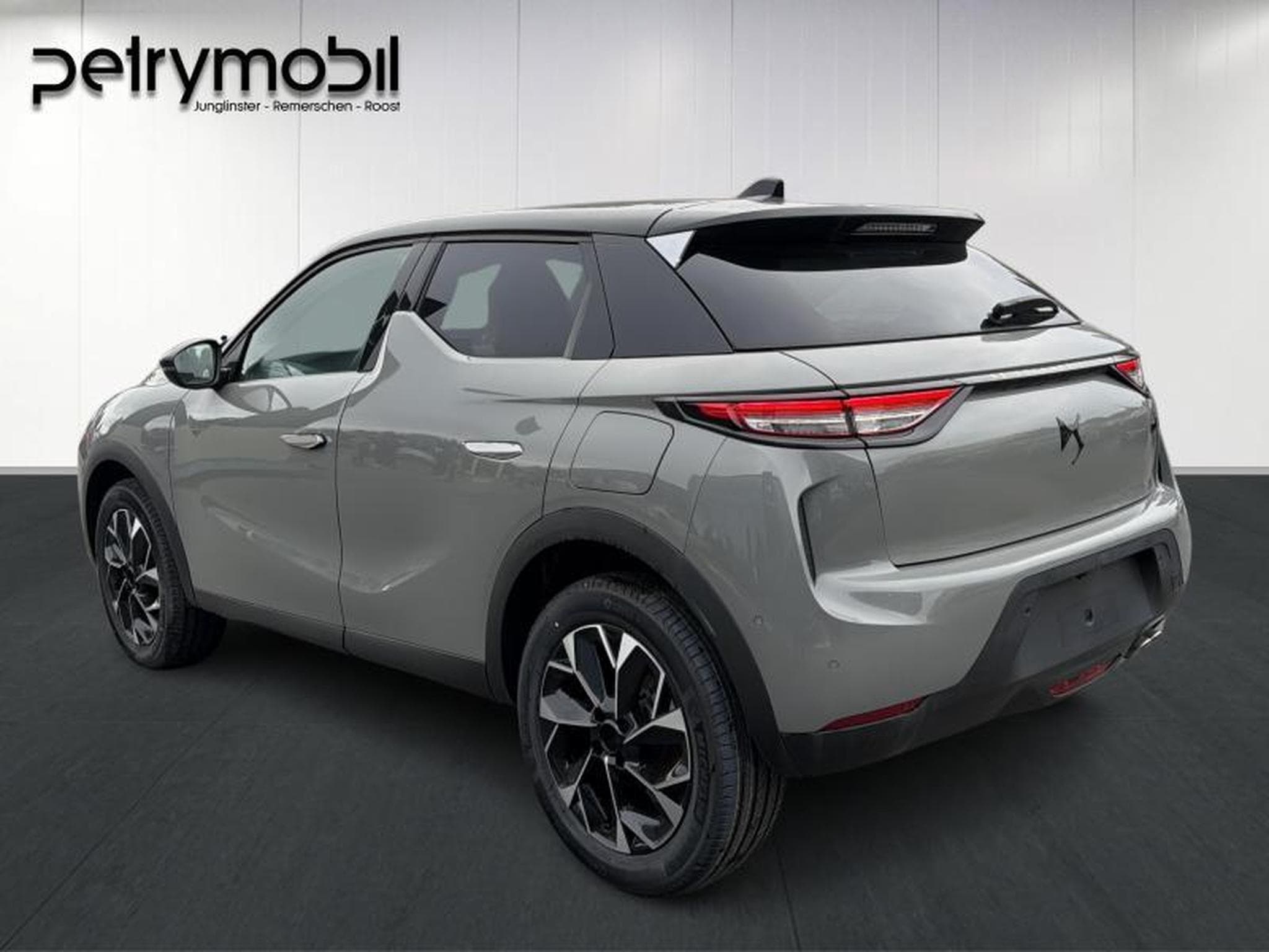 DS Automobiles DS3 PERFOMANCE LINE + (2024) - Foto 6