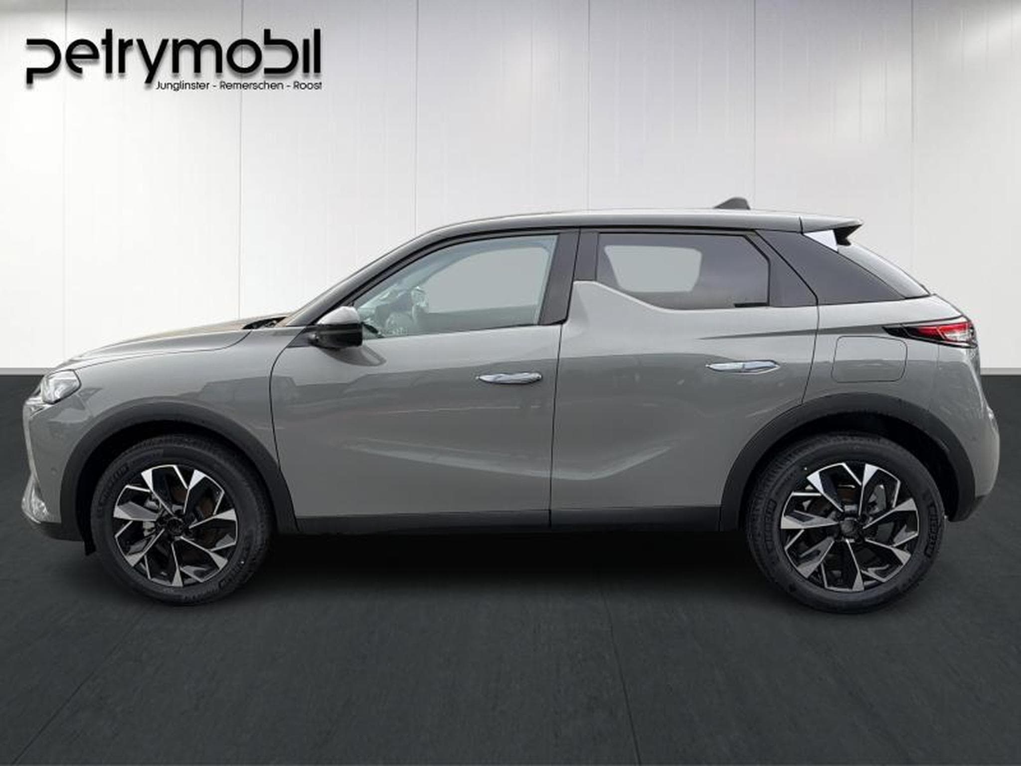 DS Automobiles DS3 PERFOMANCE LINE + (2024) - Foto 7