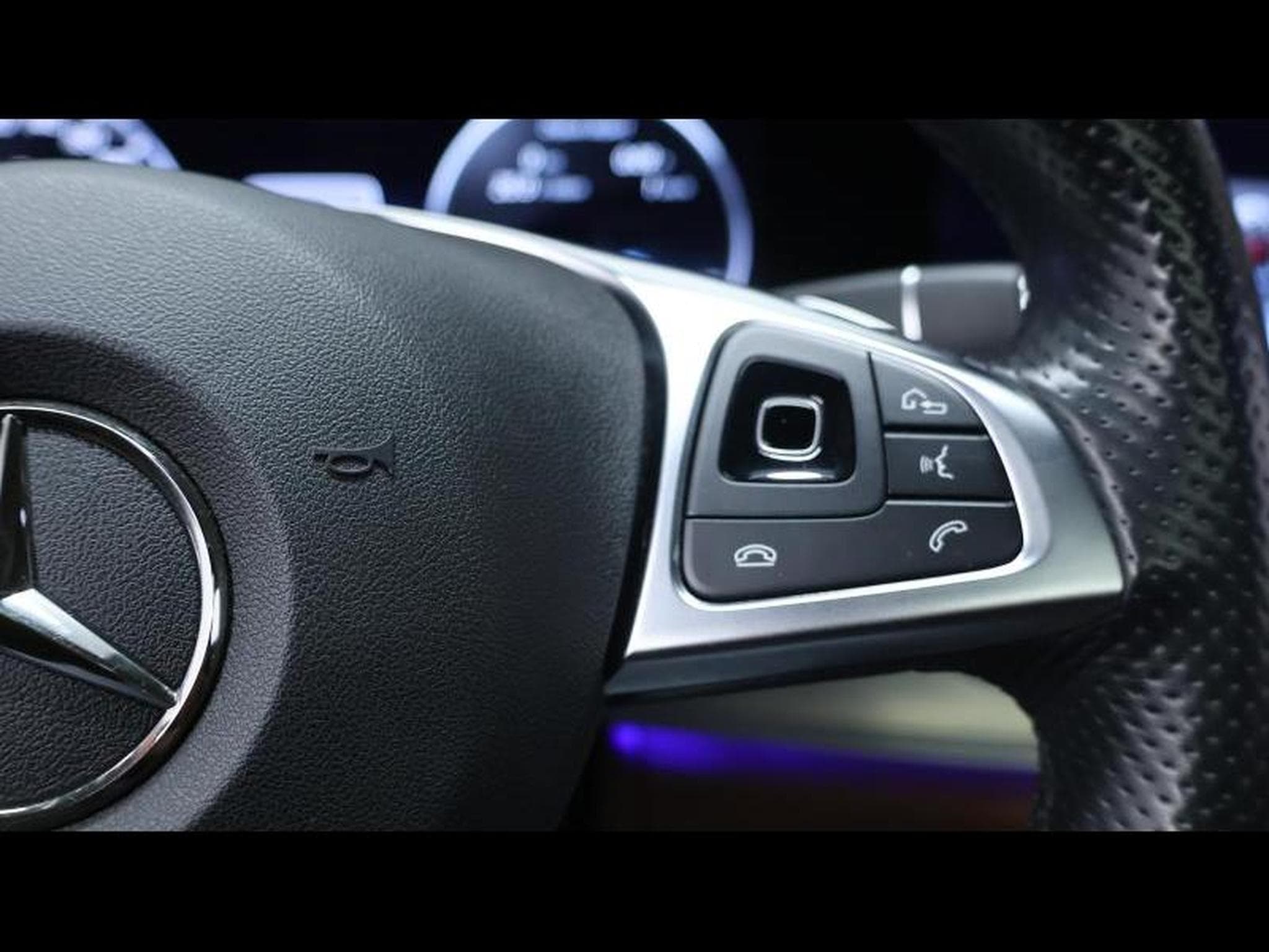 Mercedes E 220 d Limousine AMG Line 9g - Tronic (2019) - Photo 16