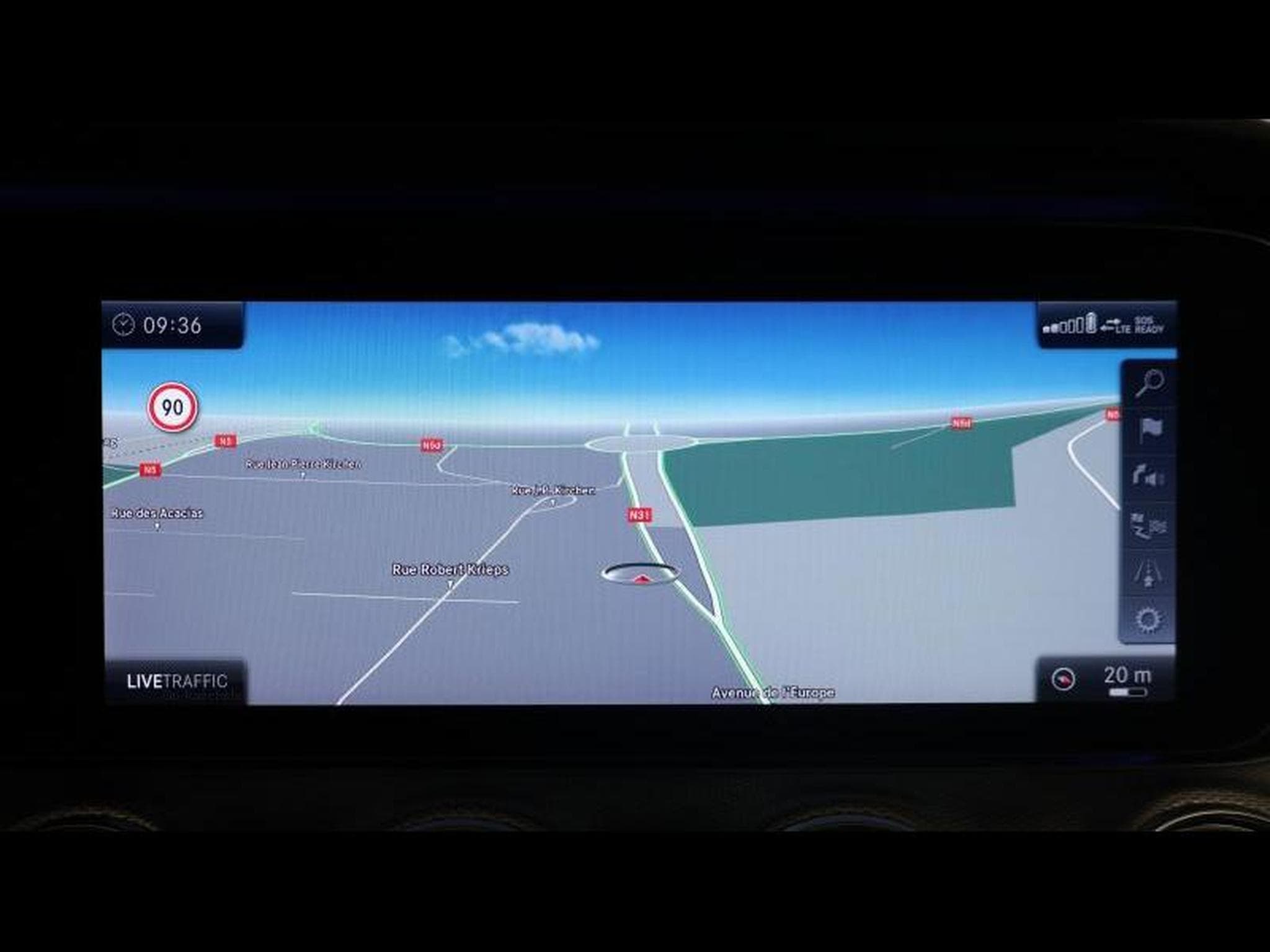 Mercedes E 220 d Limousine AMG Line 9g - Tronic (2019) - Photo 22