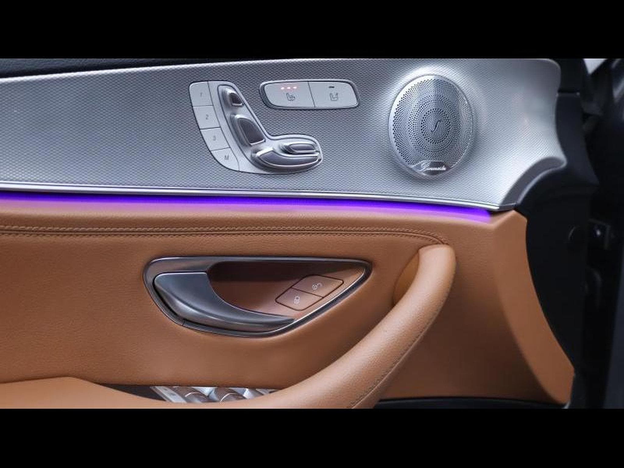 Mercedes E 220 d Limousine AMG Line 9g - Tronic (2019) - Photo 24