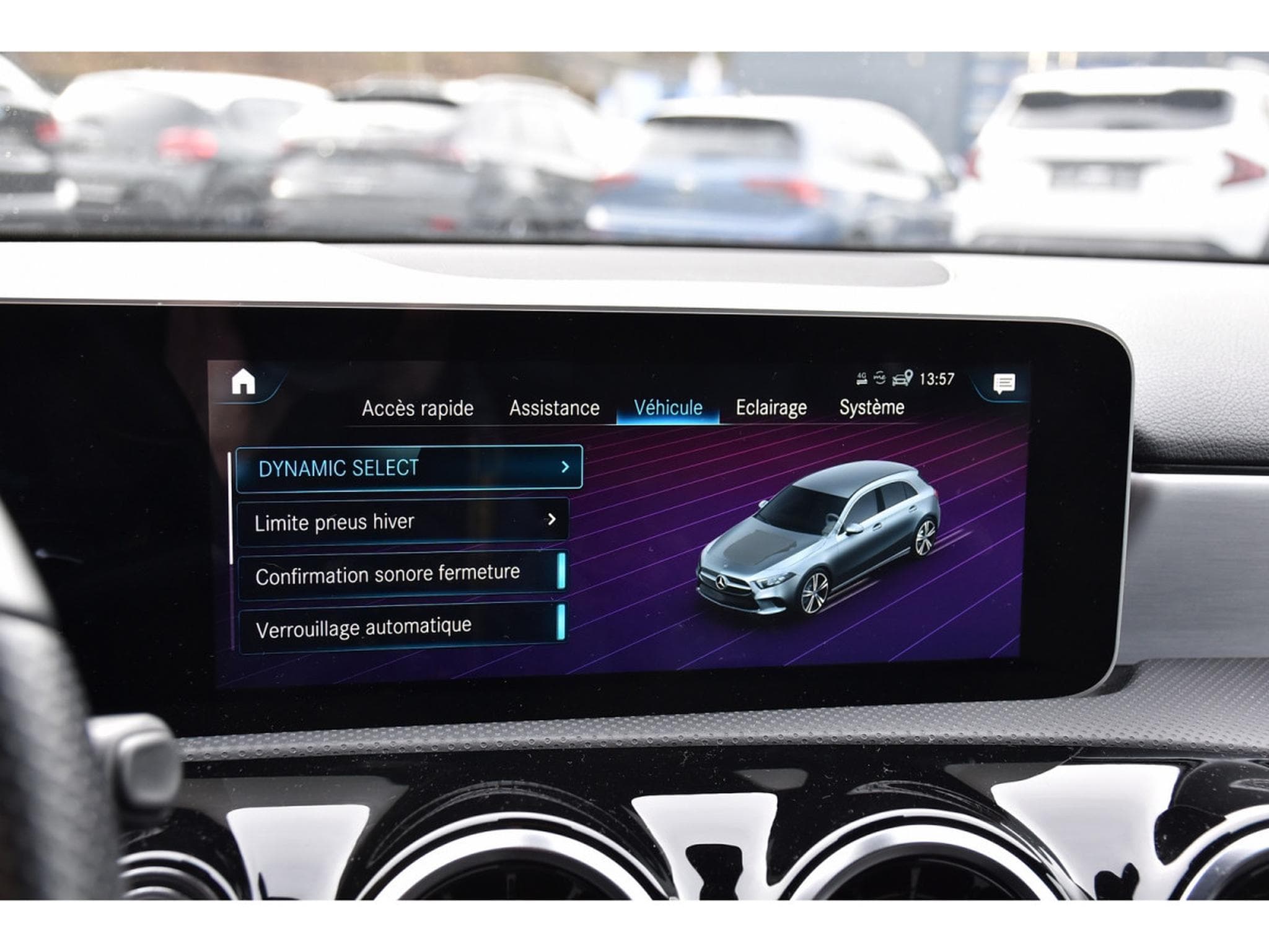 Mercedes A 200 AMG Line 7G-Tronic NIGHT CAM ALU19 1° MAIN (2020) - Foto 14