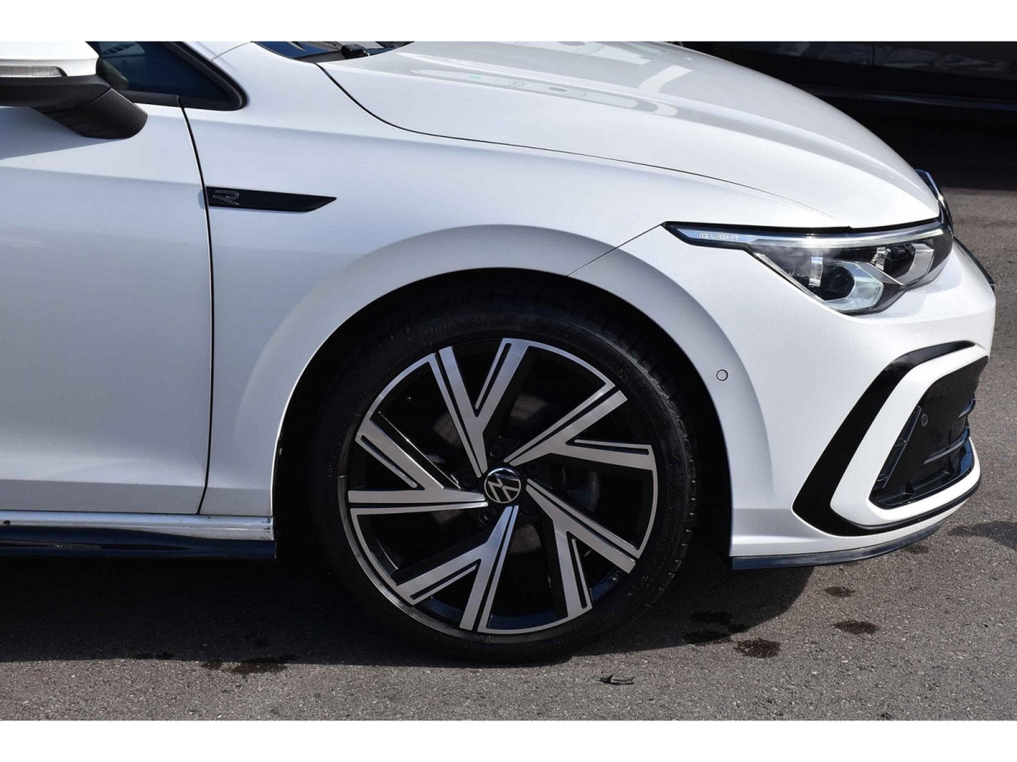 VW Golf 1.5 eTSI R-Line DSG ACC TRAVEL SIDE CAM PARK KEYLESS 1° MAIN (2021) - Foto 5