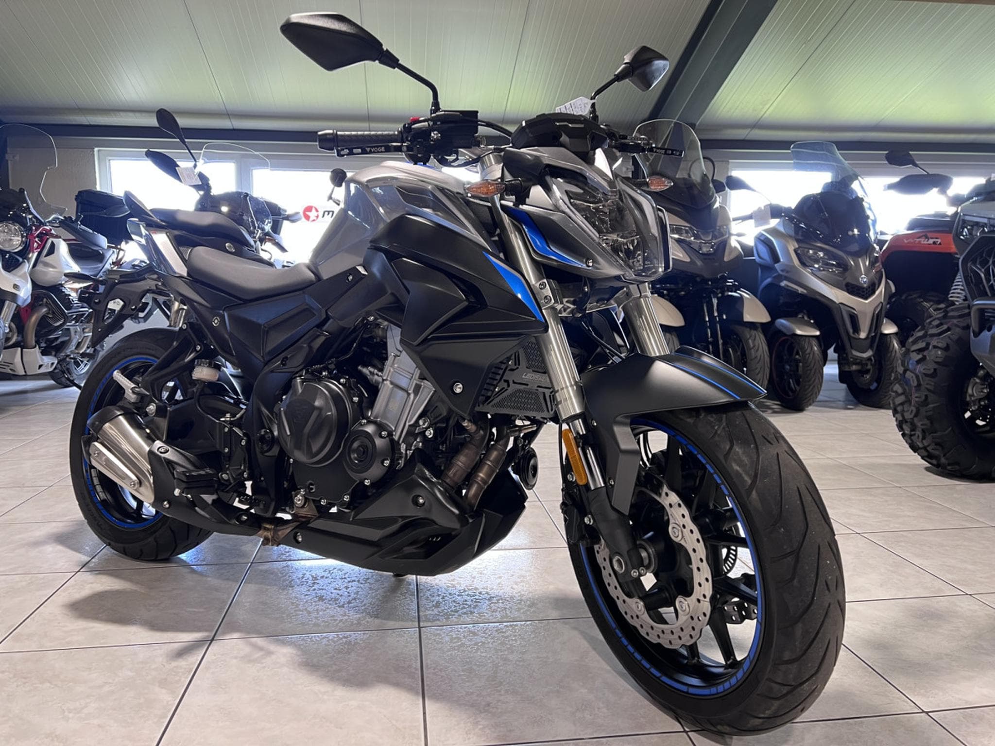 Voge 500r GRIS (2022) - Foto 7