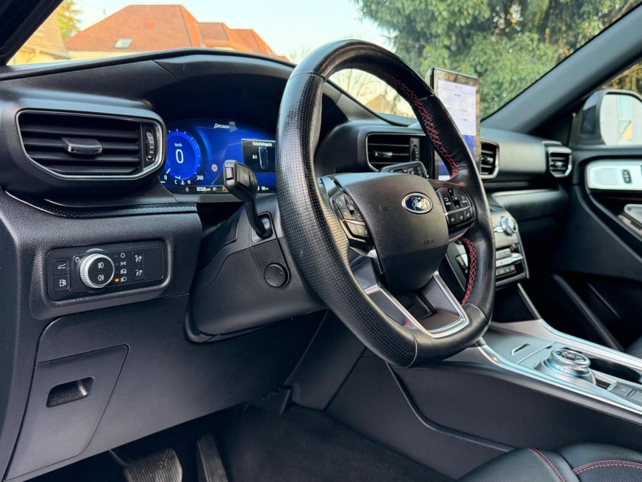 Ford Explorer ST-Line Plug-in-Hybrid 4x4 (2020) - Photo 12