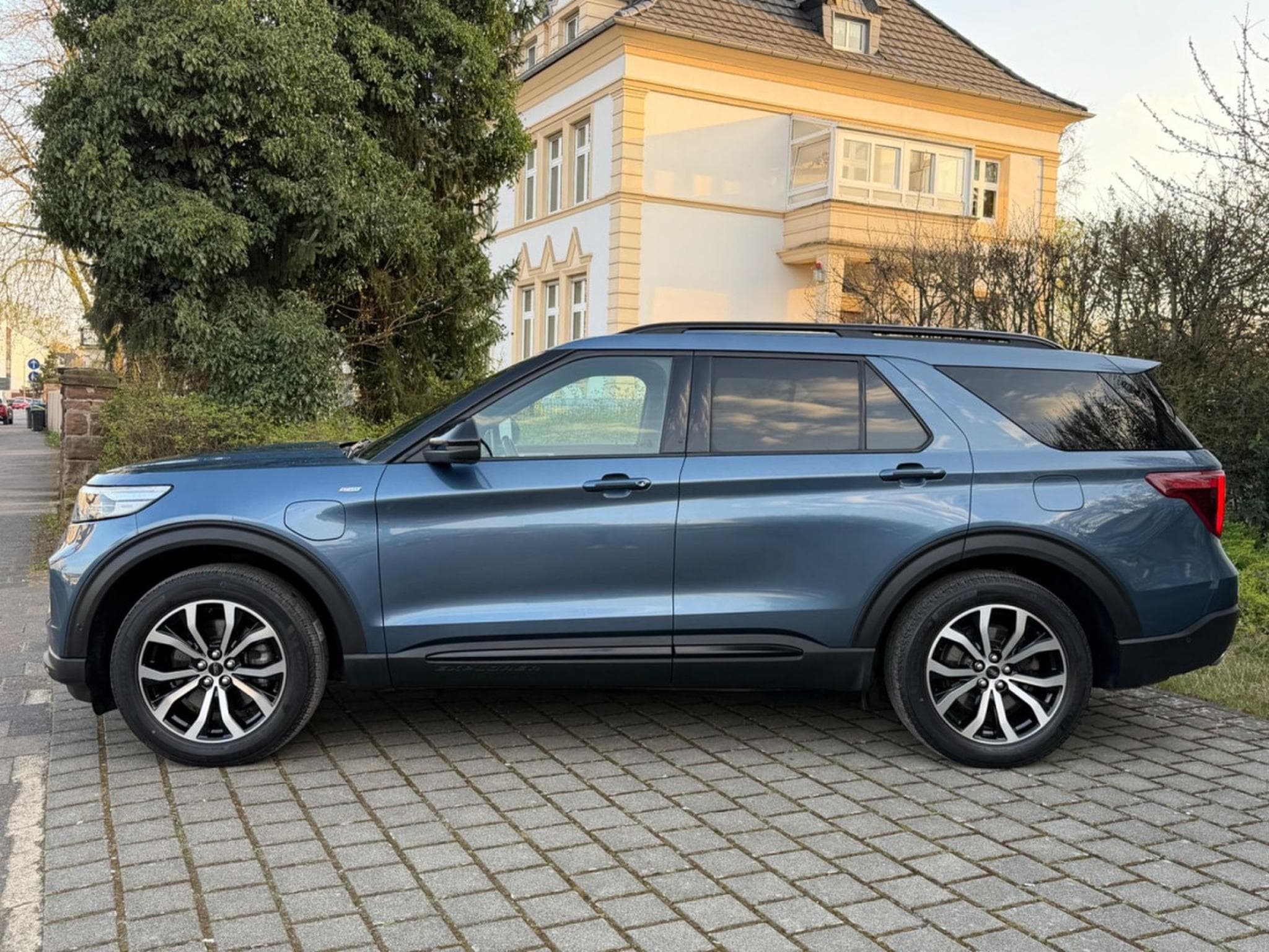 Ford Explorer ST-Line Plug-in-Hybrid 4x4 (2020) - Photo 3