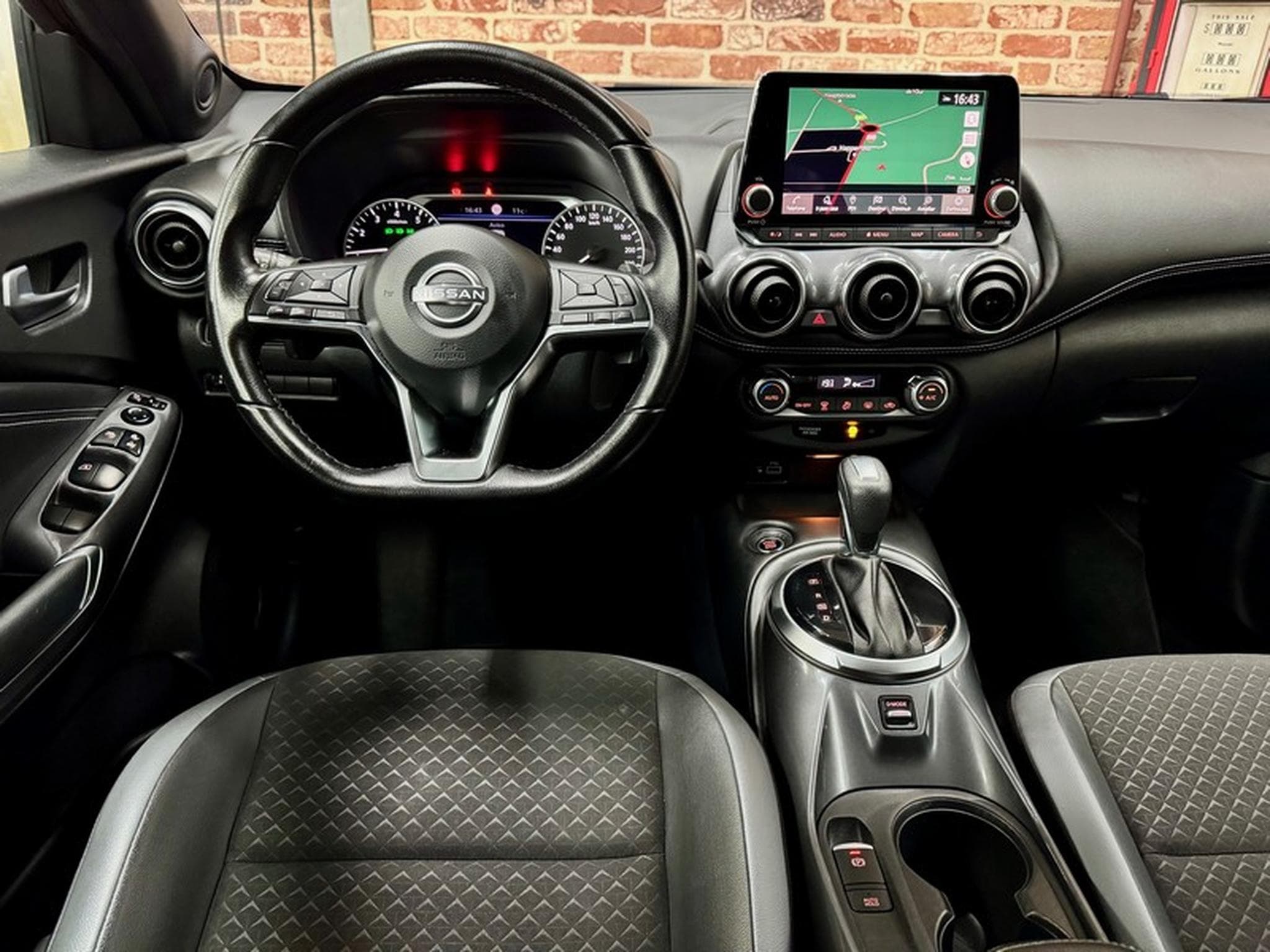 Nissan Juke Juke 1.0 114cv Auto N-Design (2023) - Photo 4