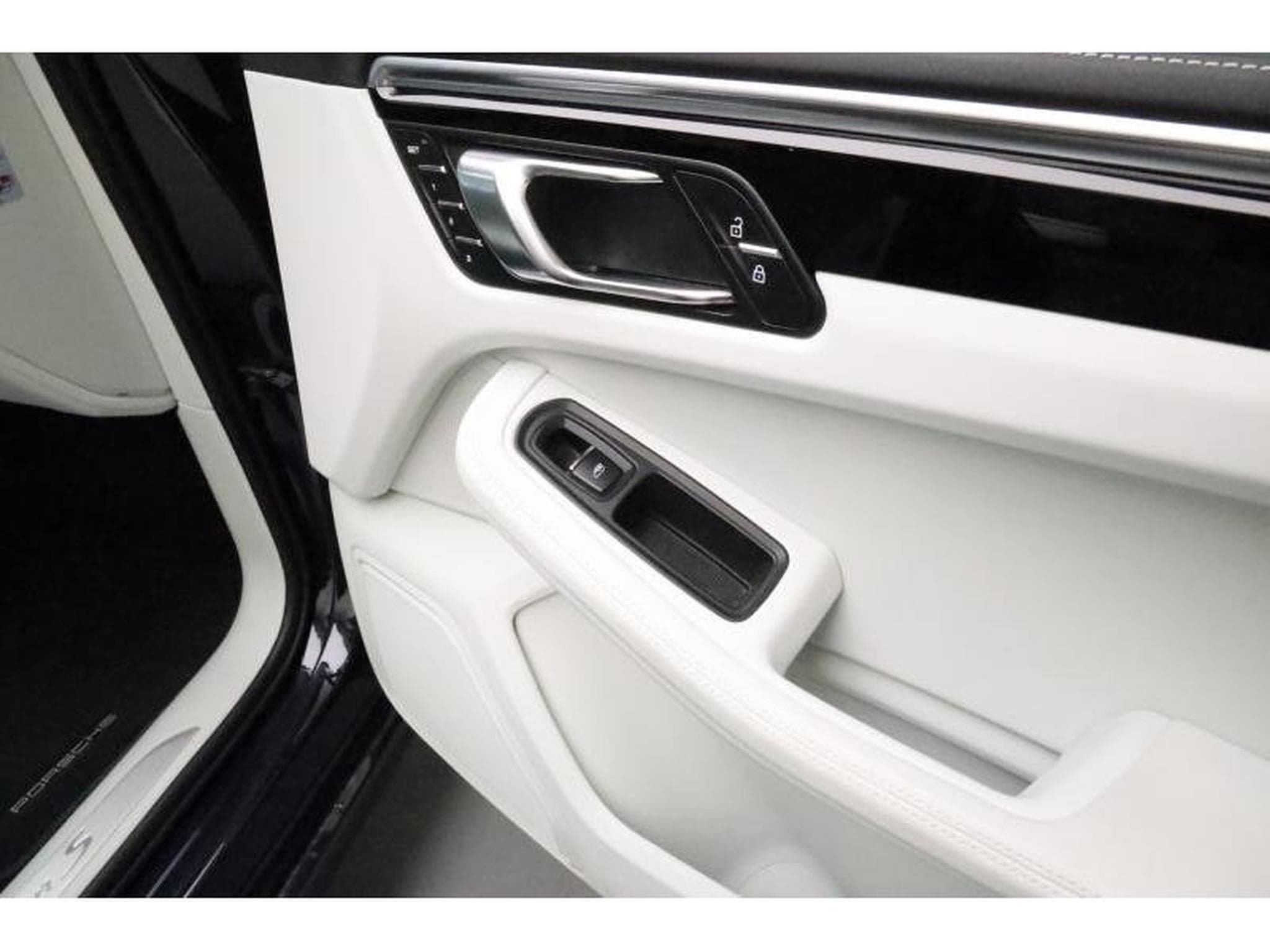 Porsche Macan S (2022) - Photo 15