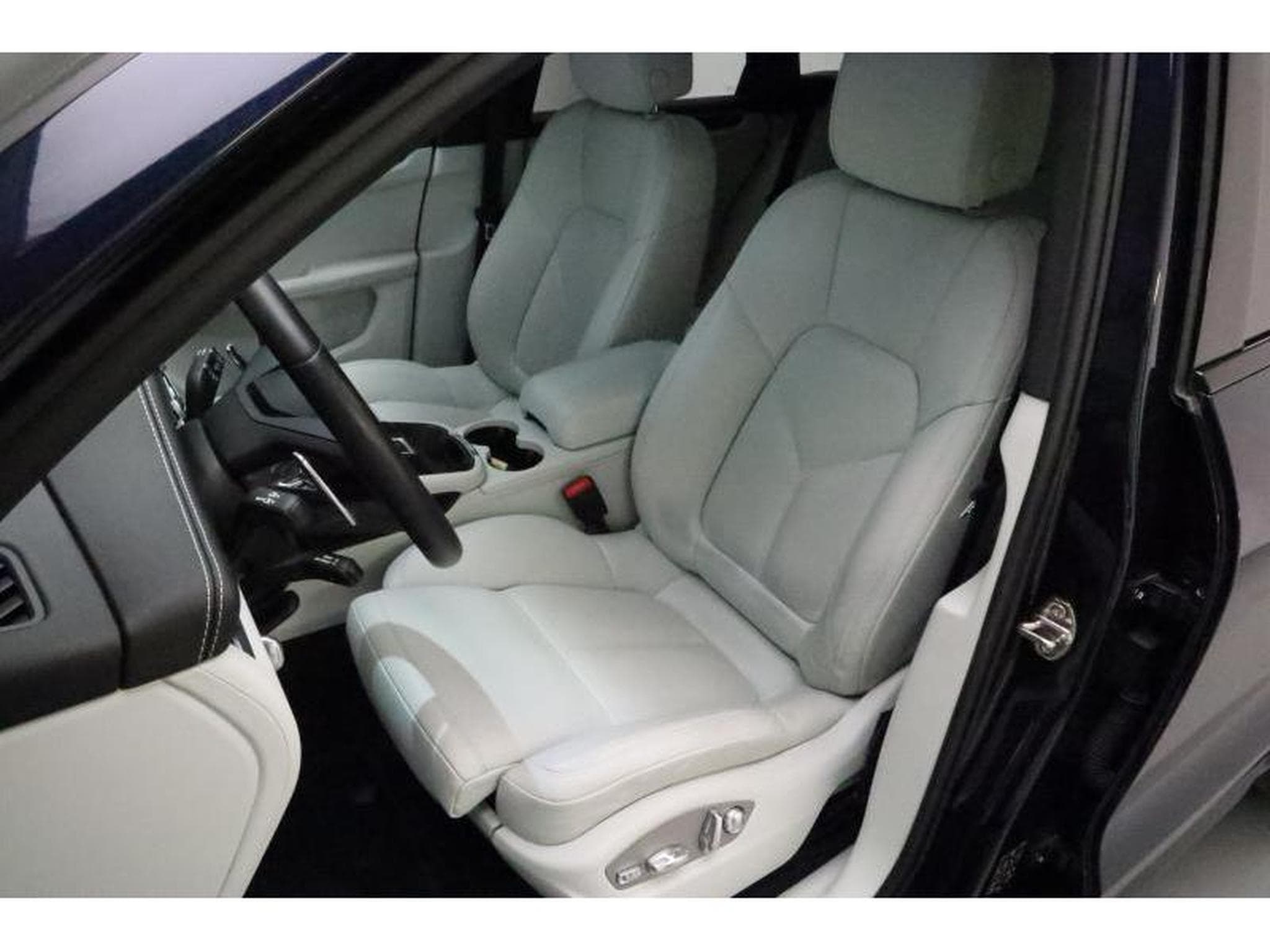 Porsche Macan S (2022) - Photo 4