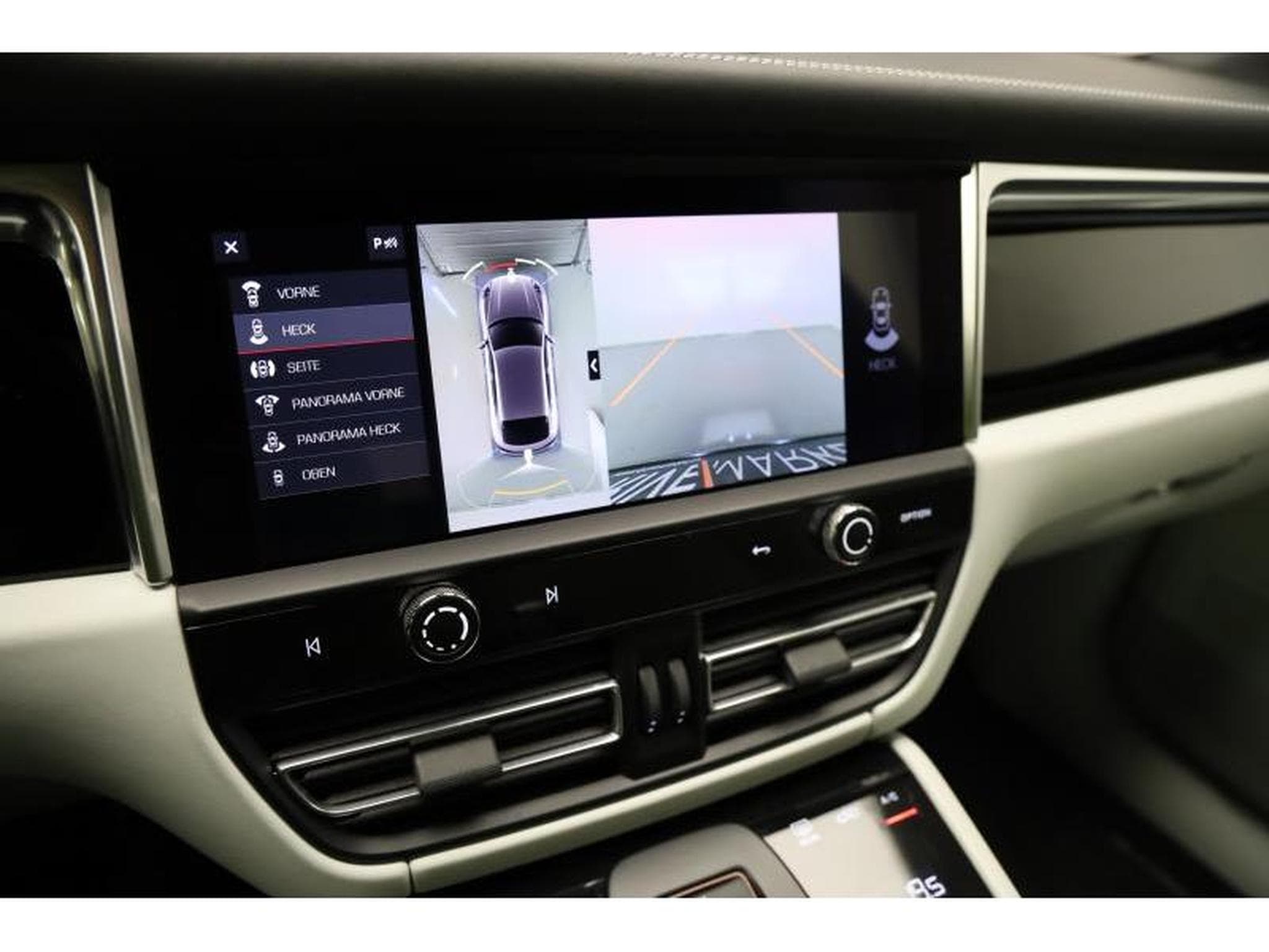 Porsche Macan S (2022) - Photo 7