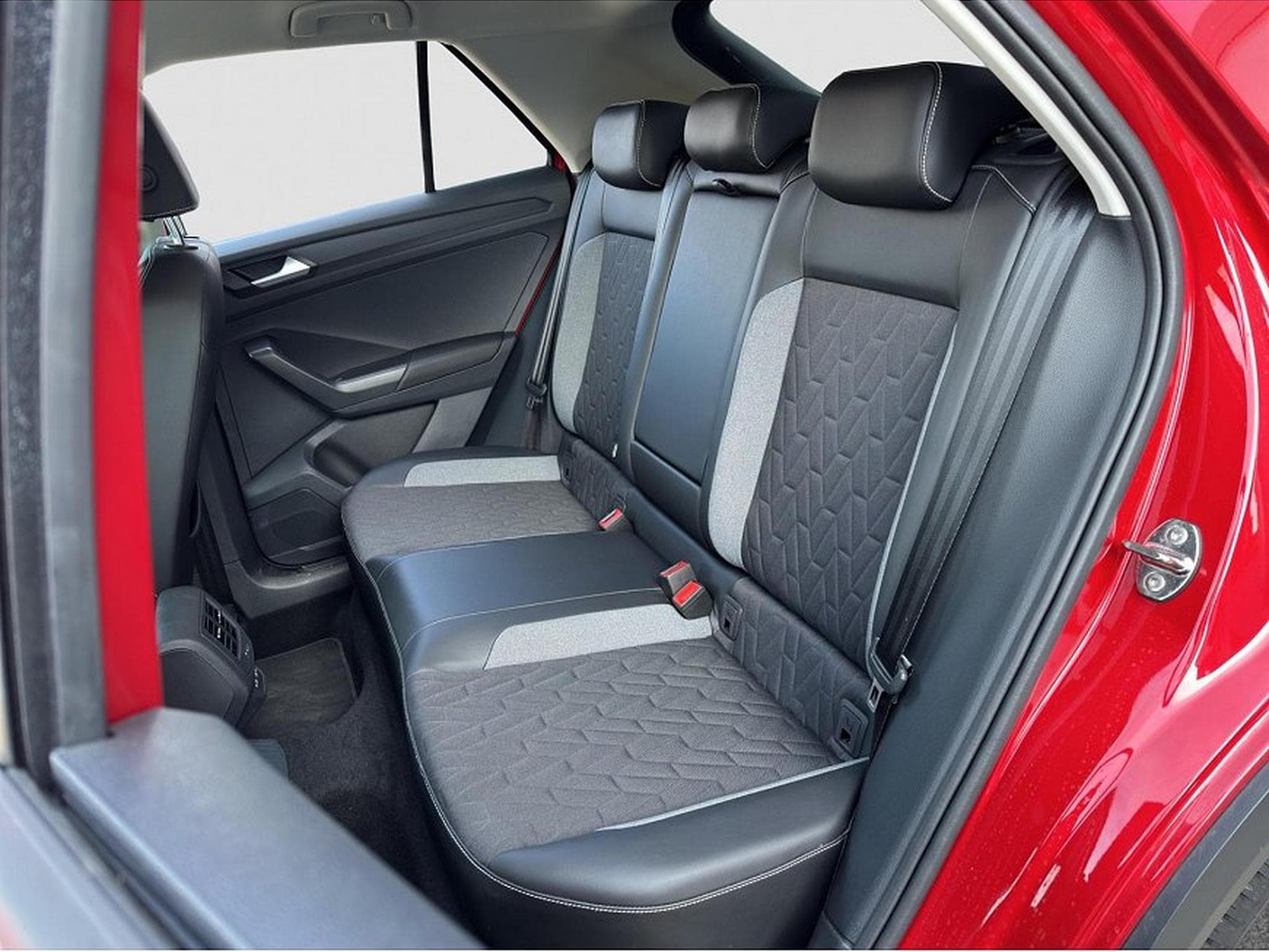 VW T-Roc (2025) - Photo 17