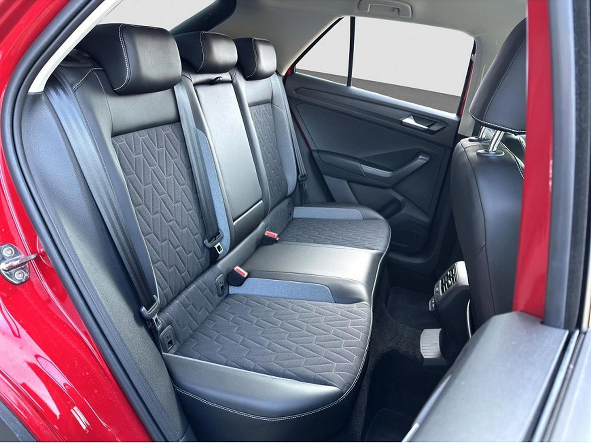 VW T-Roc (2025) - Photo 18