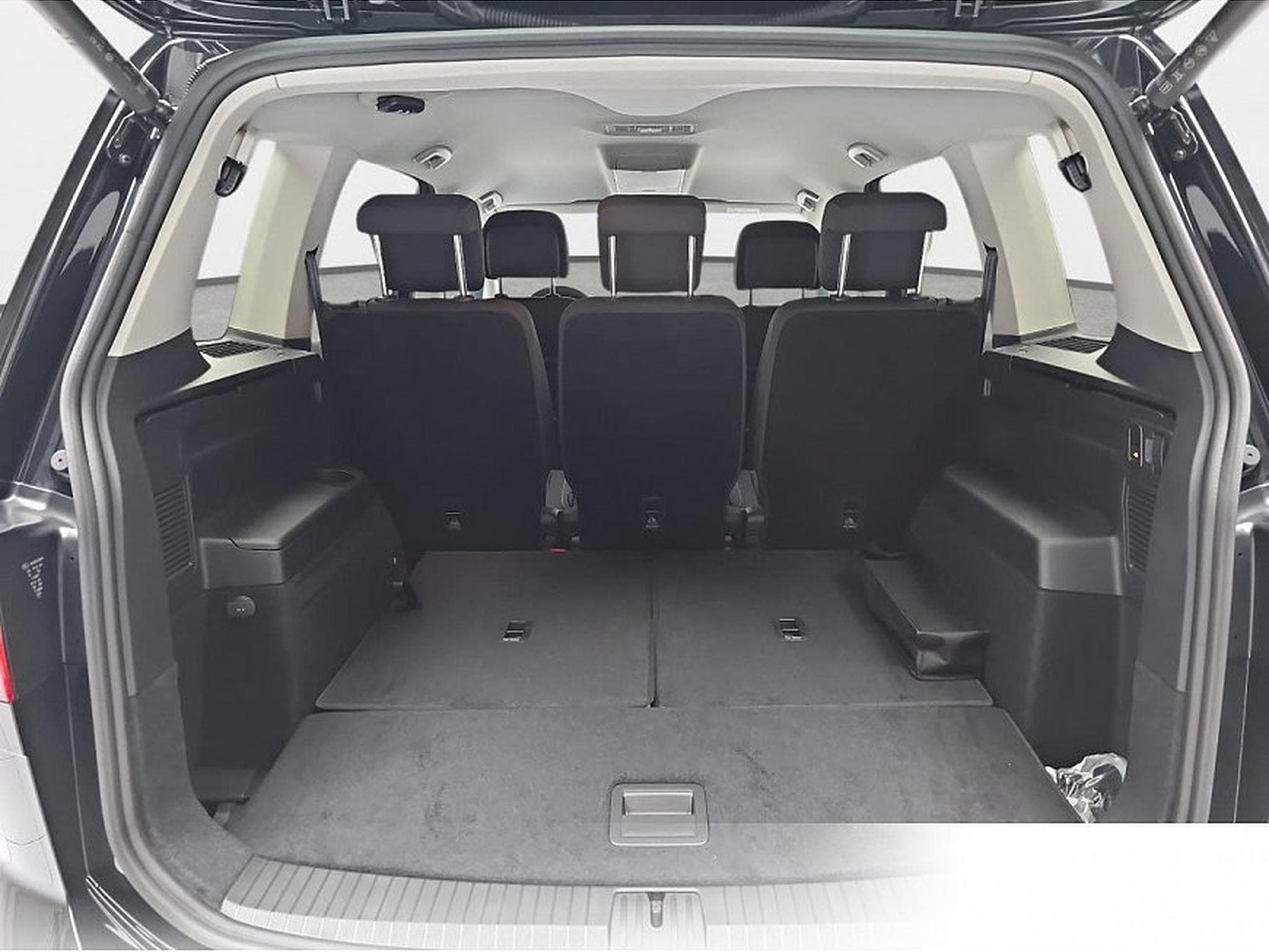 VW Touran (2026) - Foto 13