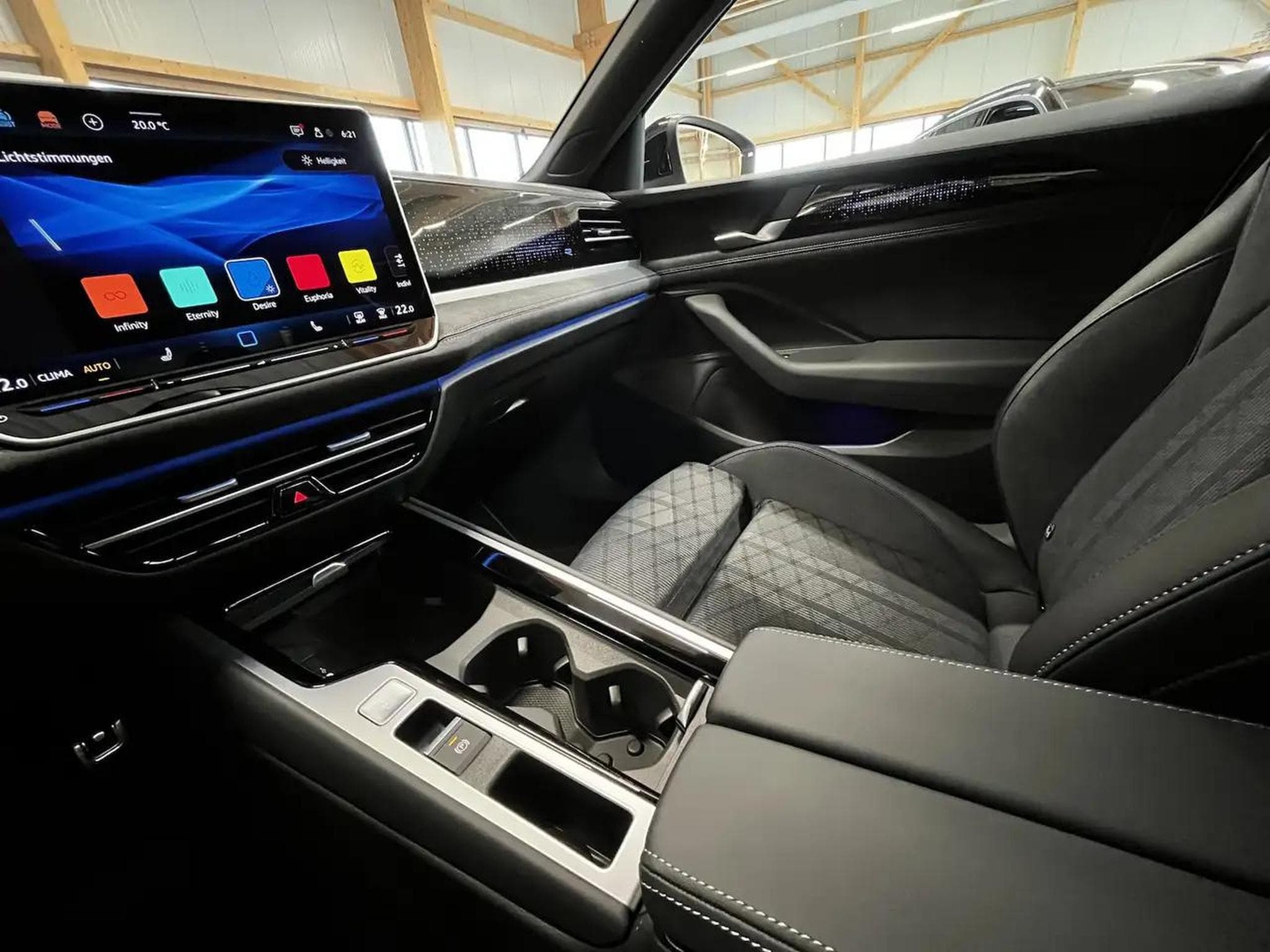 VW Passat (2025) - Photo 18