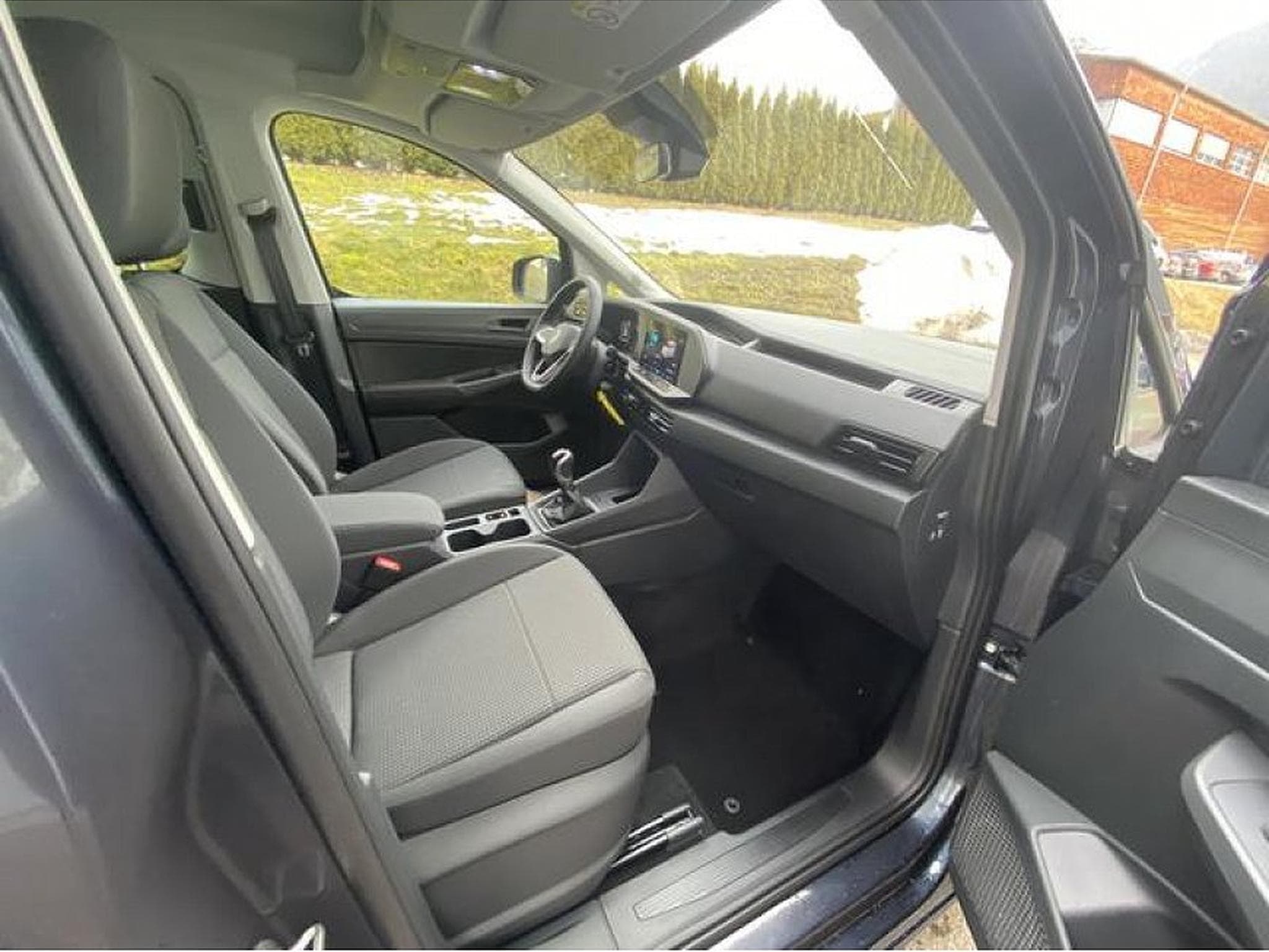 VW Caddy (2025) - Photo 8