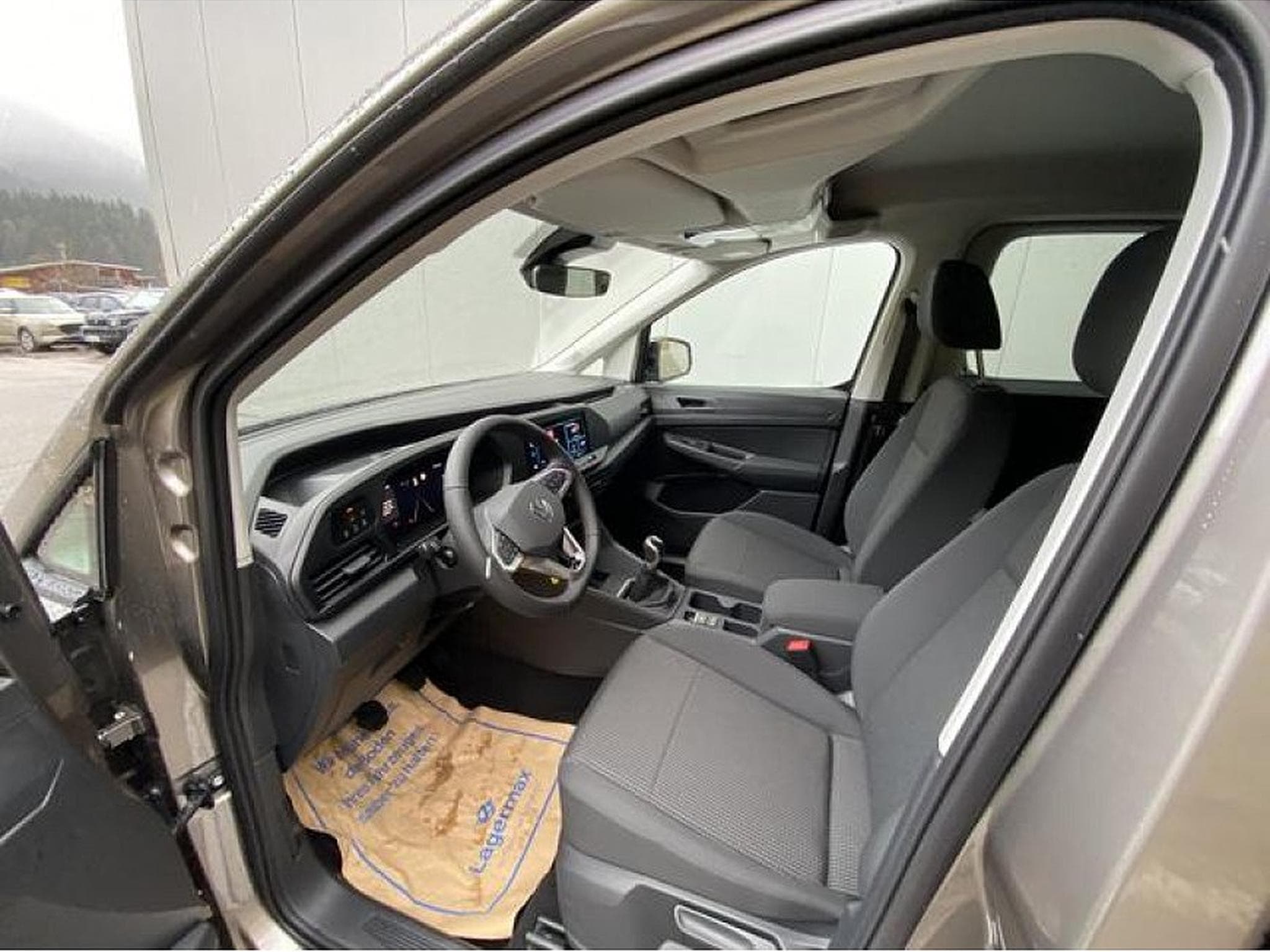 VW Caddy (2025) - Photo 9