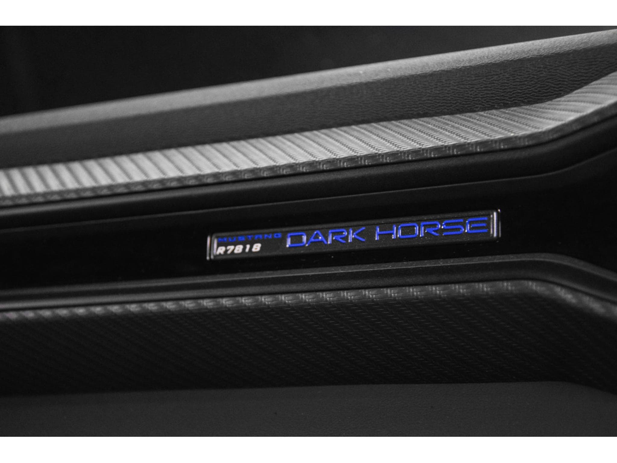 Ford Mustang Coupé 5.0 V8 - DARK HORSE (2024) - Photo 30