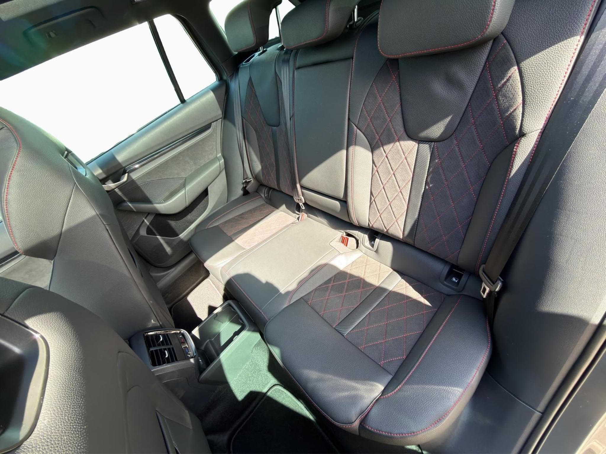 Skoda Octavia RS (2026) - Photo 15