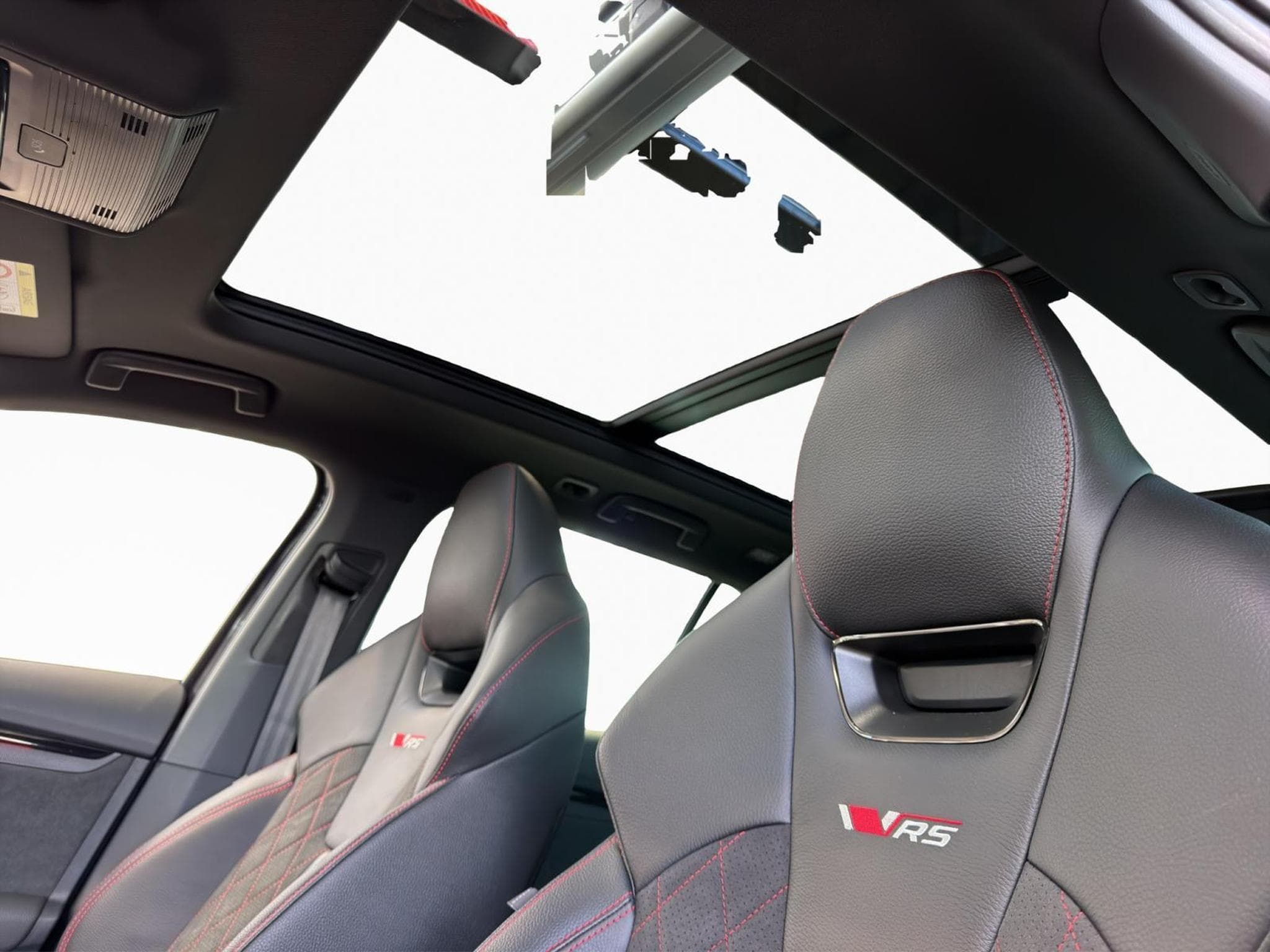 Skoda Octavia RS (2026) - Photo 12