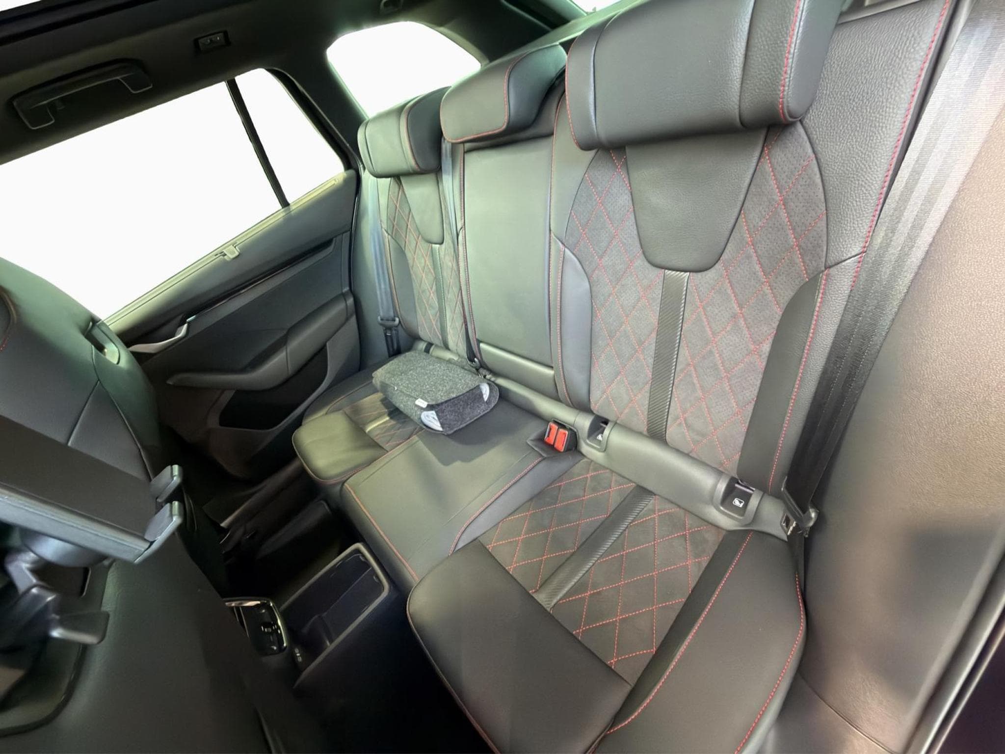 Skoda Octavia RS (2026) - Photo 13