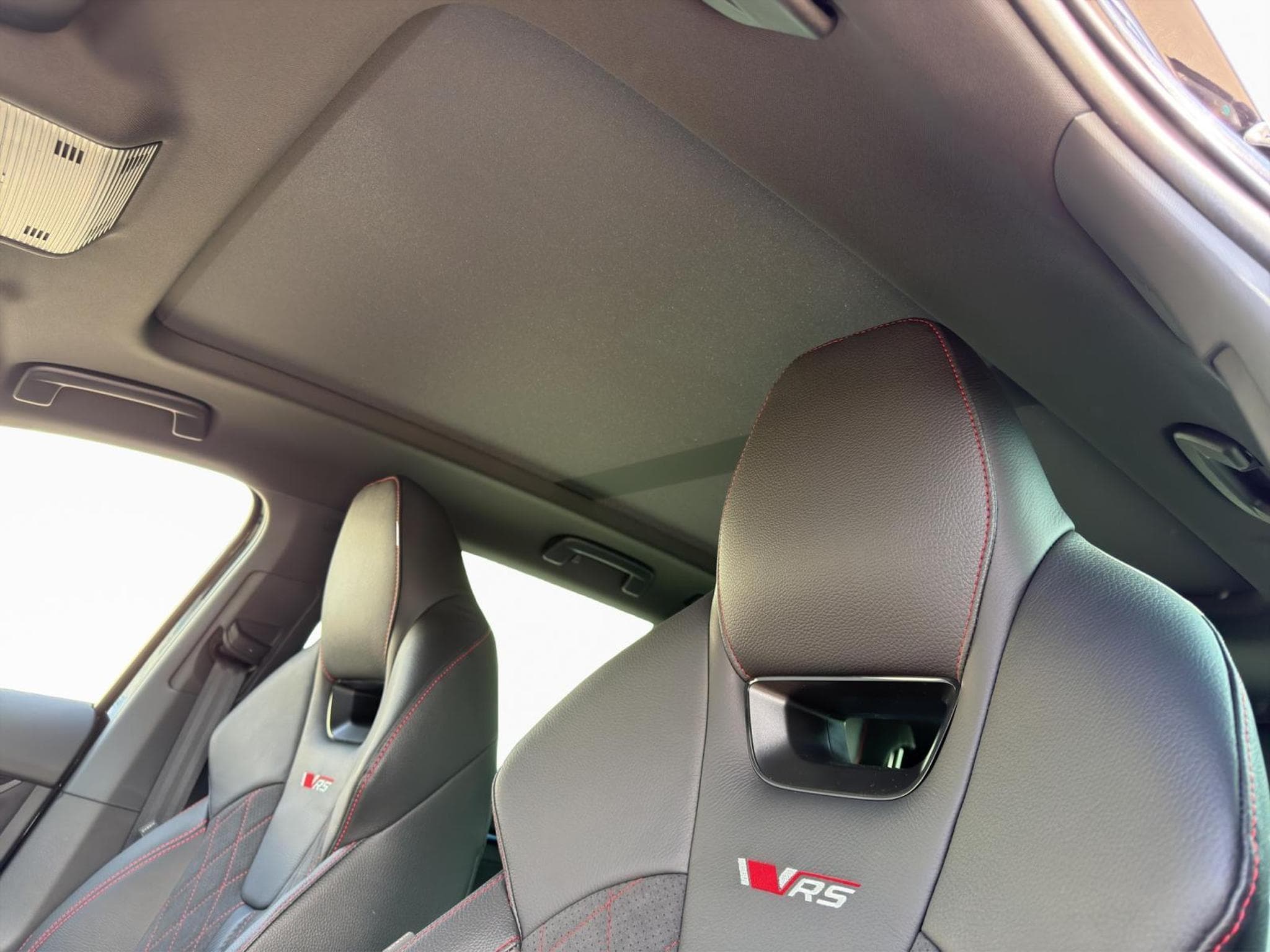 Skoda Octavia RS (2026) - Photo 14