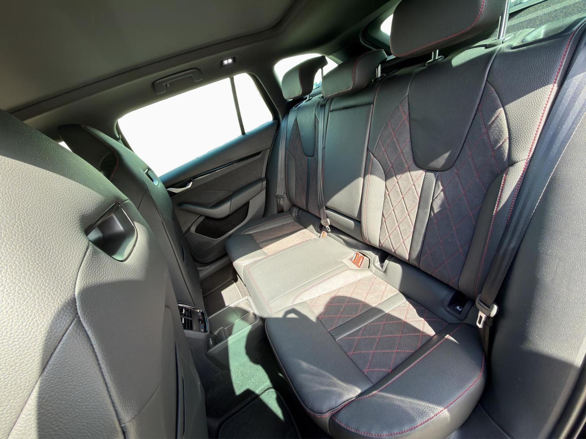 Skoda Octavia RS (2026) - Photo 15