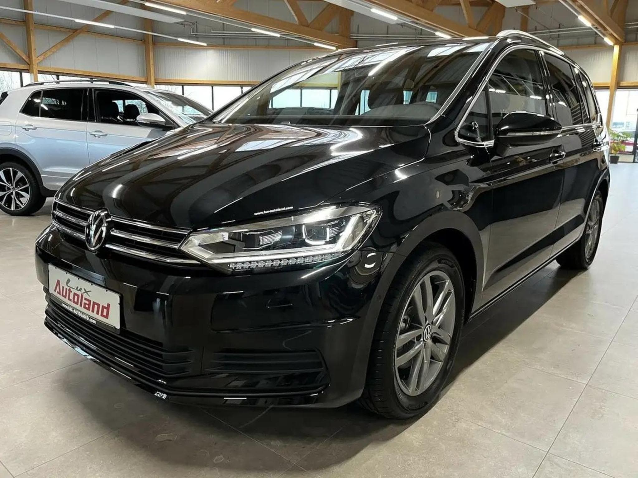 VW Touran (2025) - Photo 21