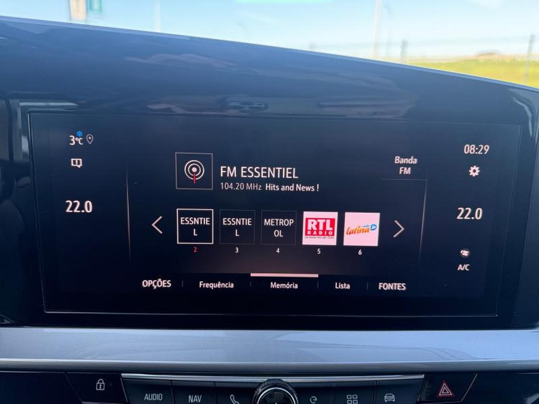 Opel Mokka -e Ultimate (2021) - Photo 16