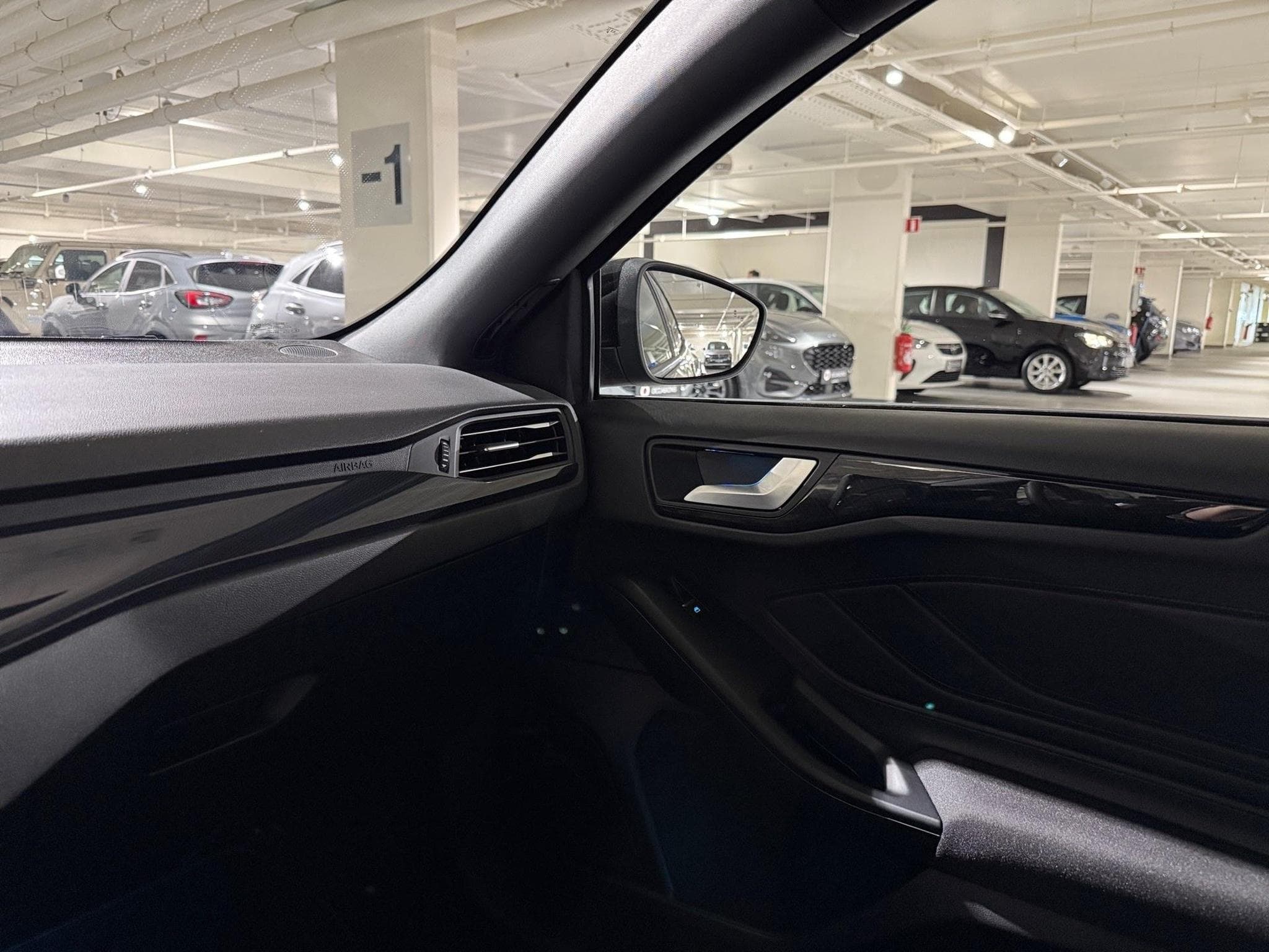 Ford Focus 1.0 ST-Line (2023) - Photo 9