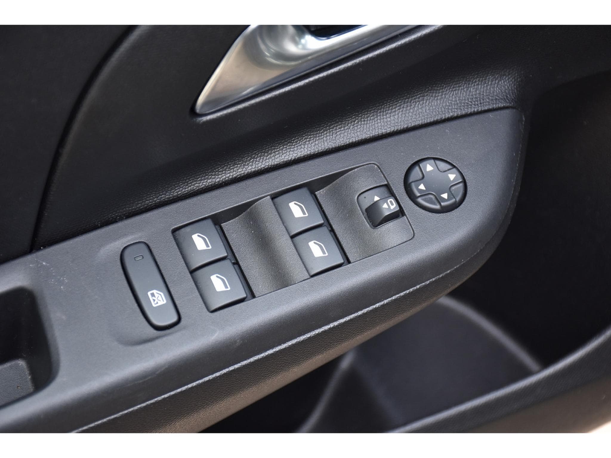 Opel Corsa 1.2 Turbo Edition AT8 REGUL LANE SIDE CAM 1° MAIN (2025) - Photo 18