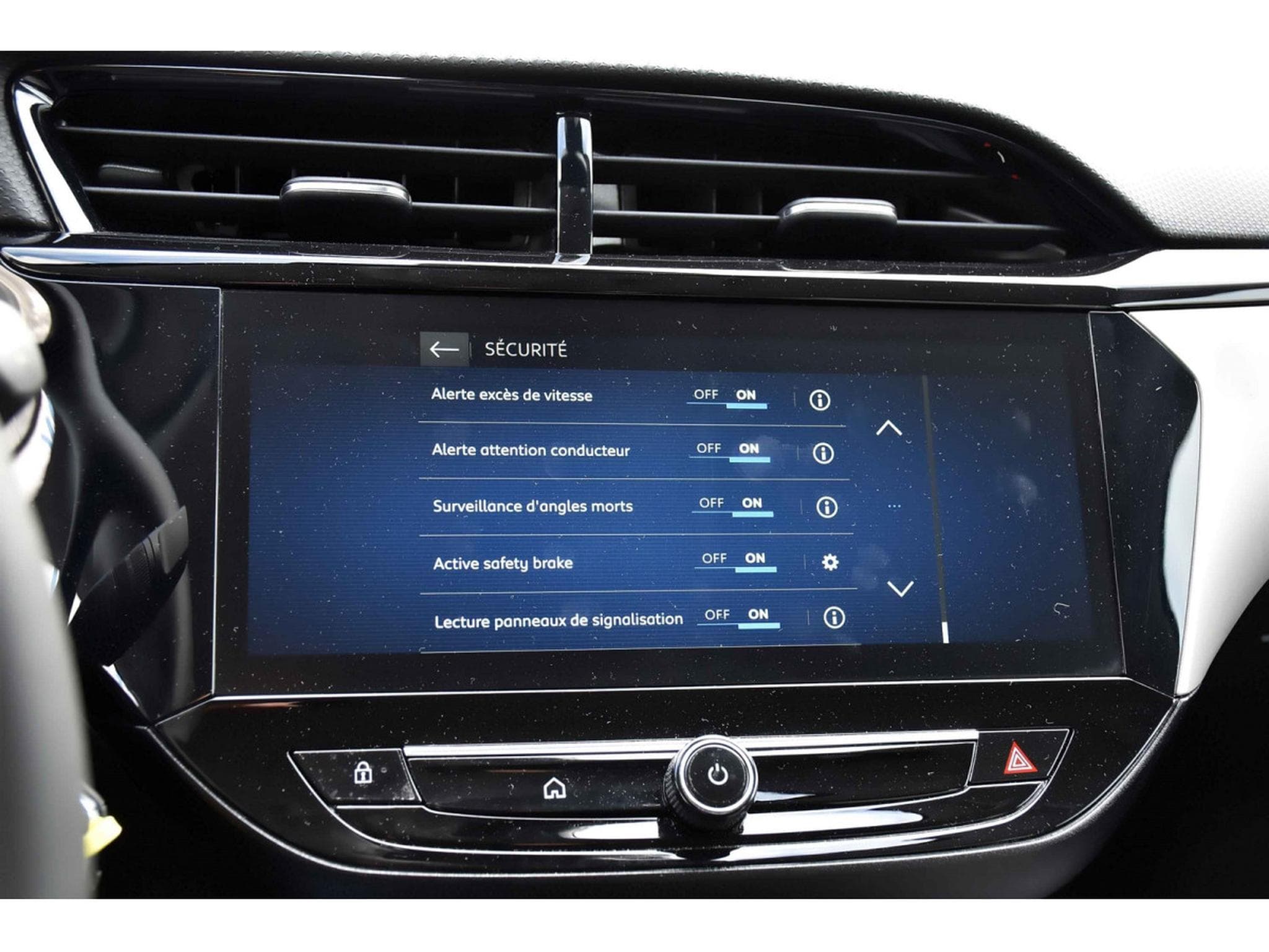 Opel Corsa 1.2 Turbo Edition AT8 REGUL LANE SIDE CAM 1° MAIN (2025) - Photo 12