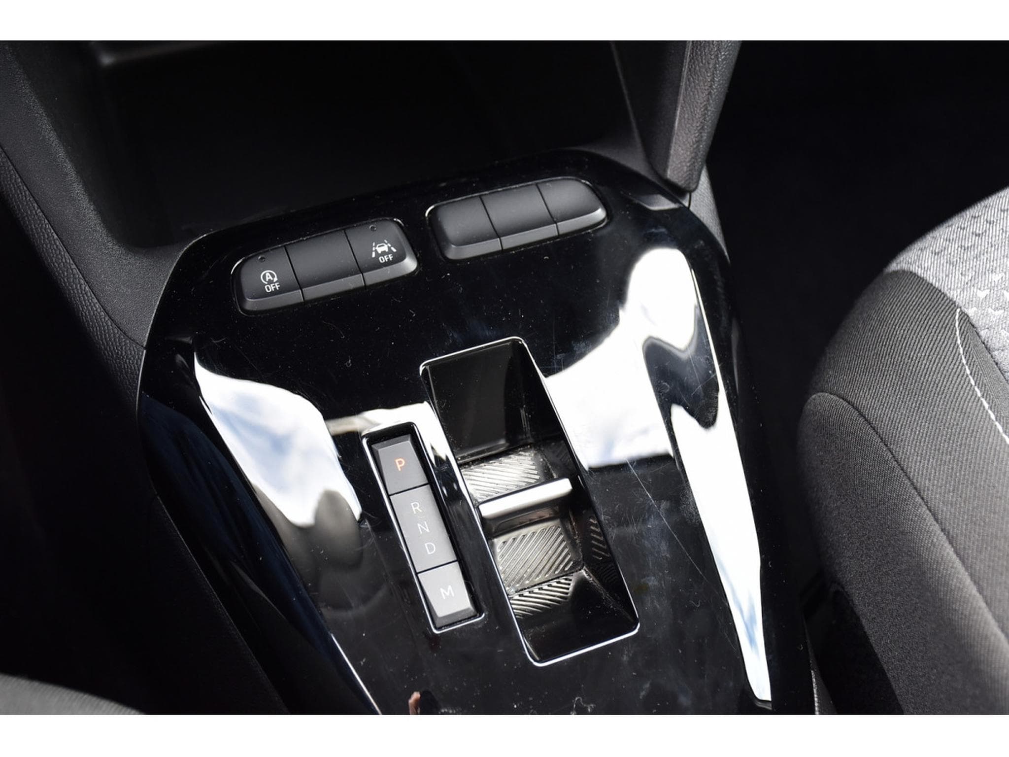 Opel Corsa 1.2 Turbo Edition AT8 REGUL LANE SIDE CAM 1° MAIN (2025) - Photo 15