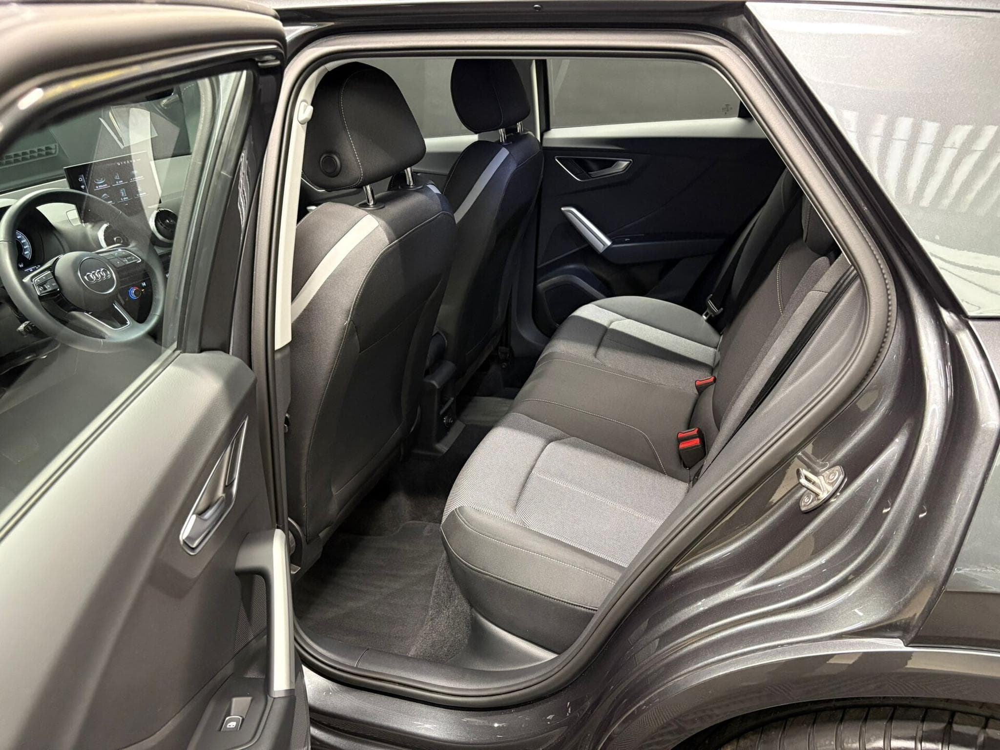 Audi Q2 35 TFSI 150cv S-line S-tronic (2025) - Foto 8