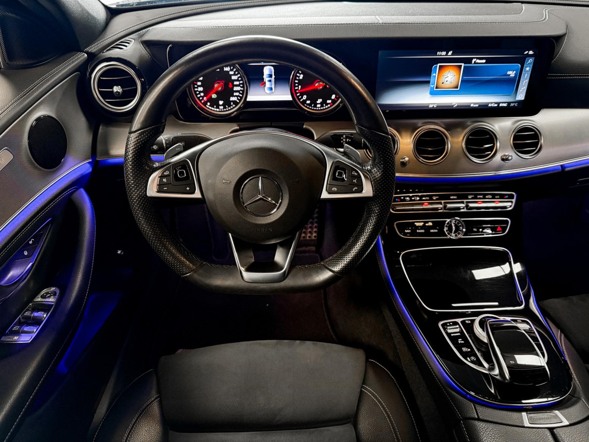 Mercedes E 300 Limousine (2017) - Photo 12