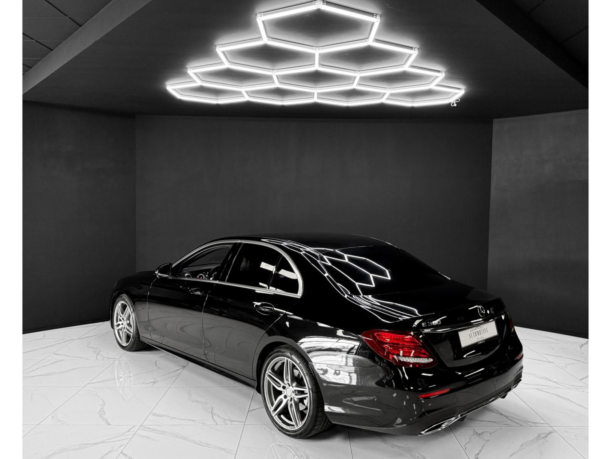 Mercedes E 300 Limousine (2017) - Photo 3