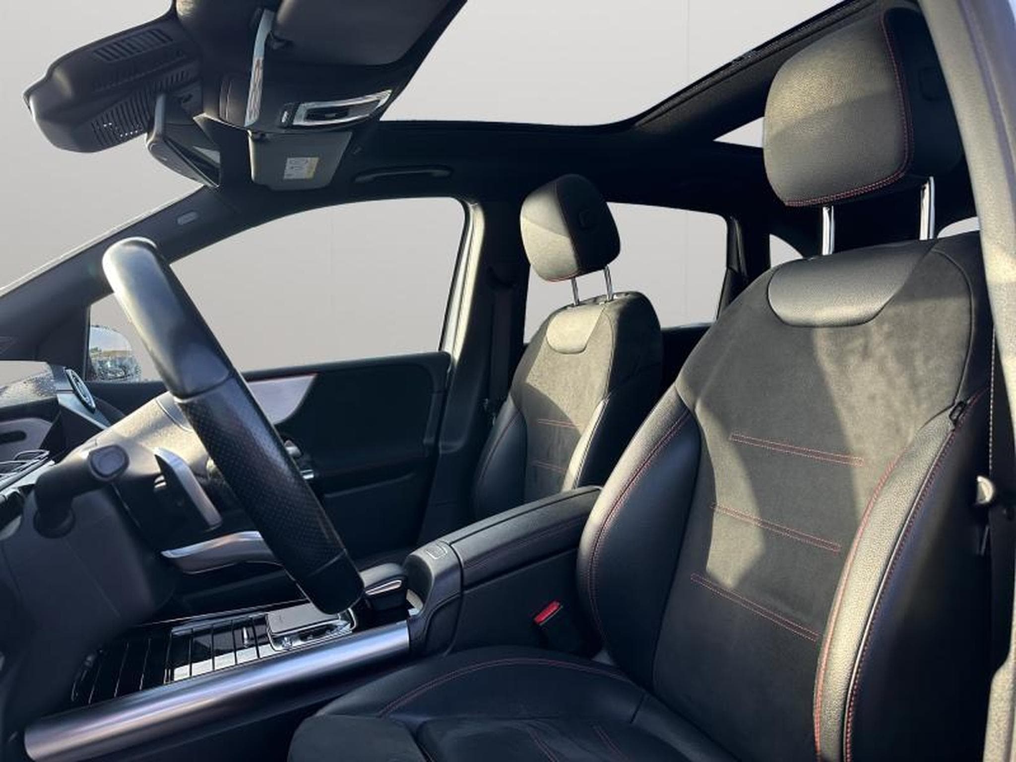 Mercedes B 200 AMG LINE Premium / Essence (2019) - Photo 12