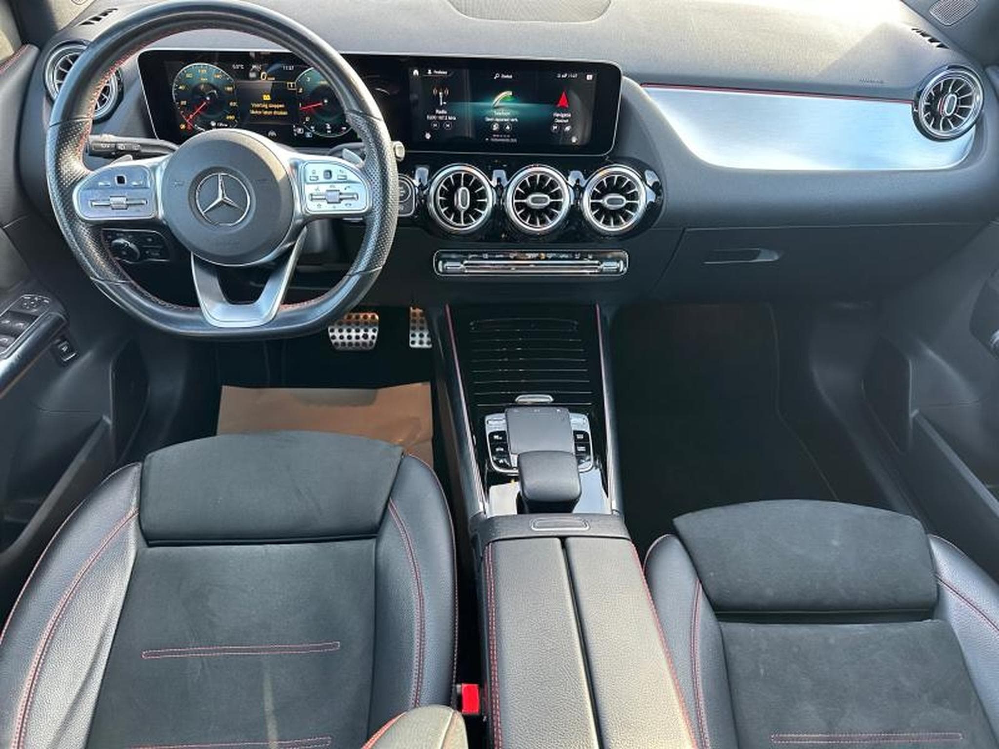 Mercedes B 200 AMG LINE Premium / Essence (2019) - Photo 23