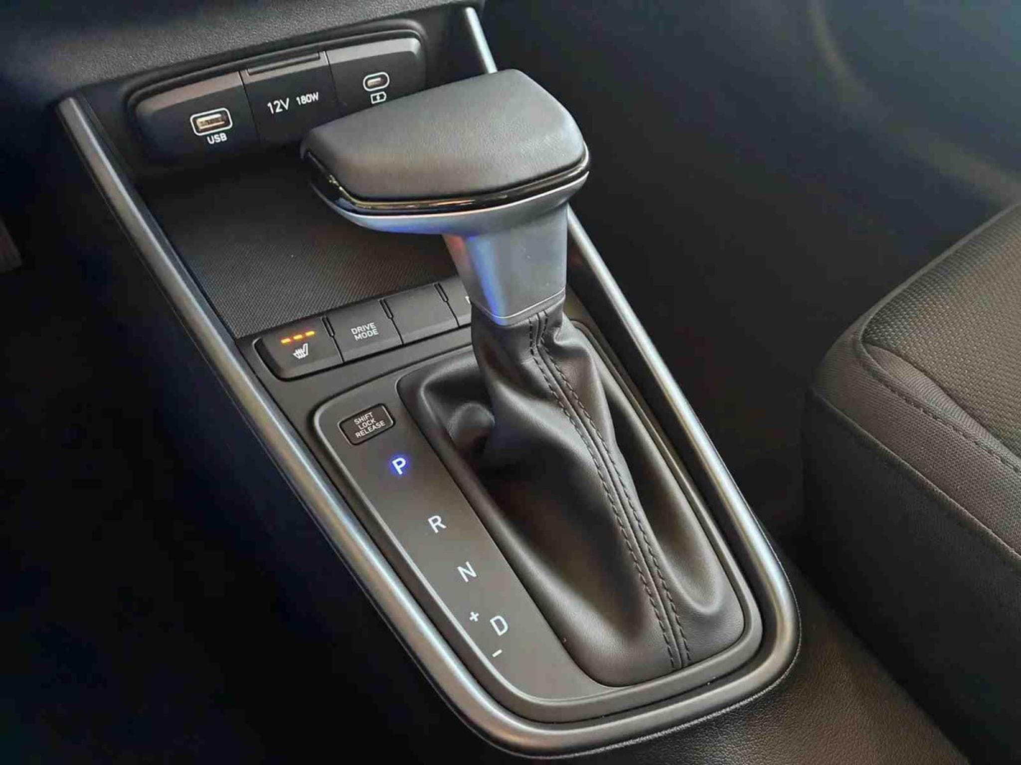 Hyundai Bayon 1.2 T-GDI 90 Wave (2025) - Photo 20