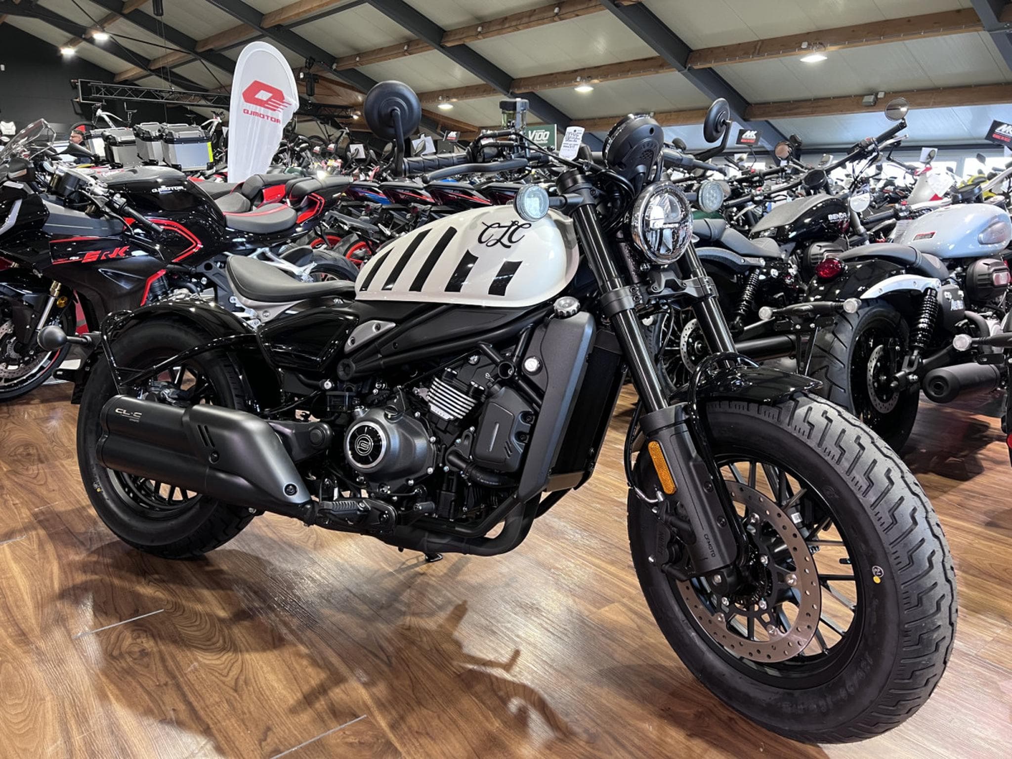 CF Moto 450 CL-C BOBBER (2026) - Foto 7